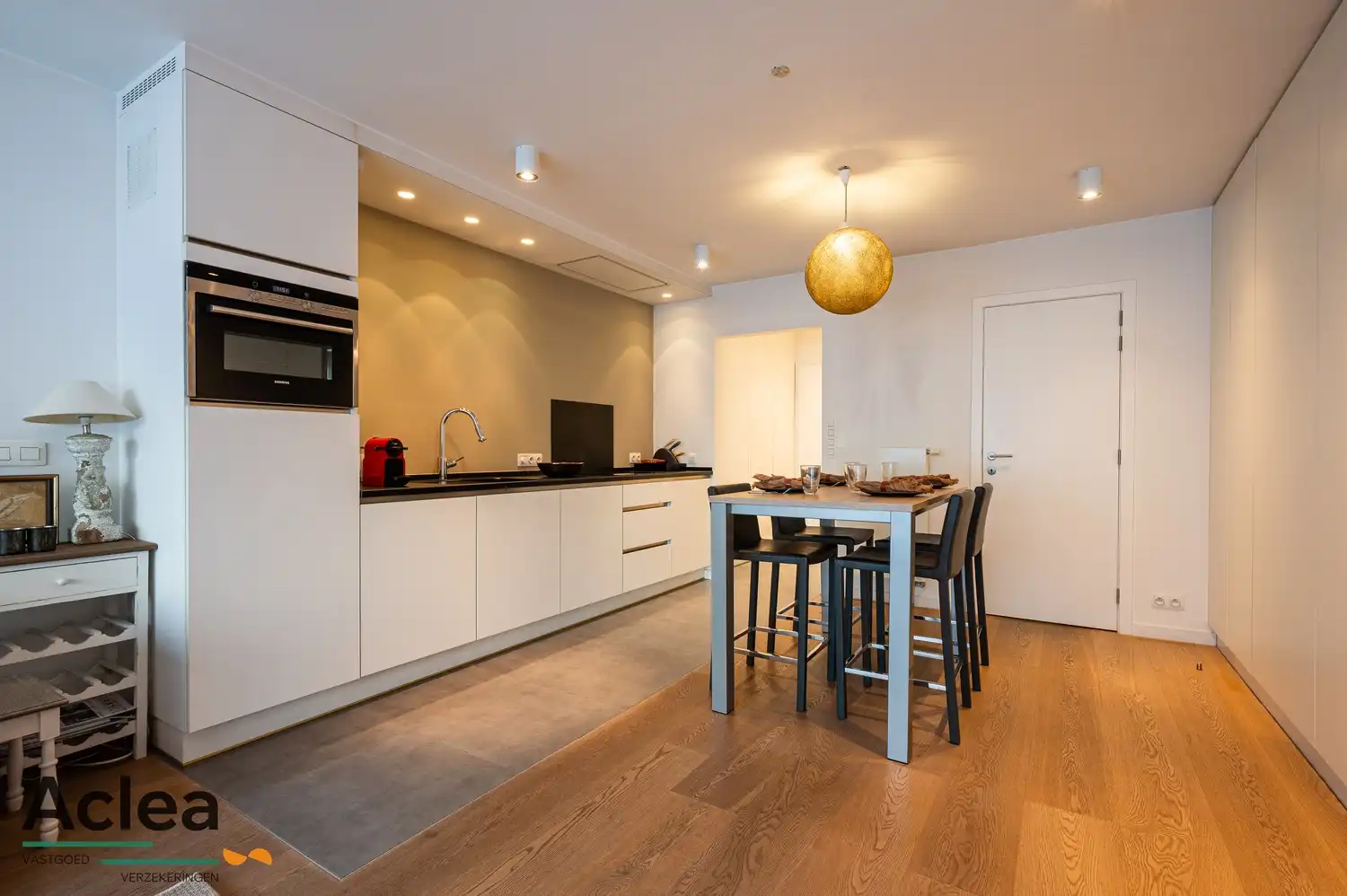 Smaakvol ingerichte studio in de Lippenslaan! foto 25