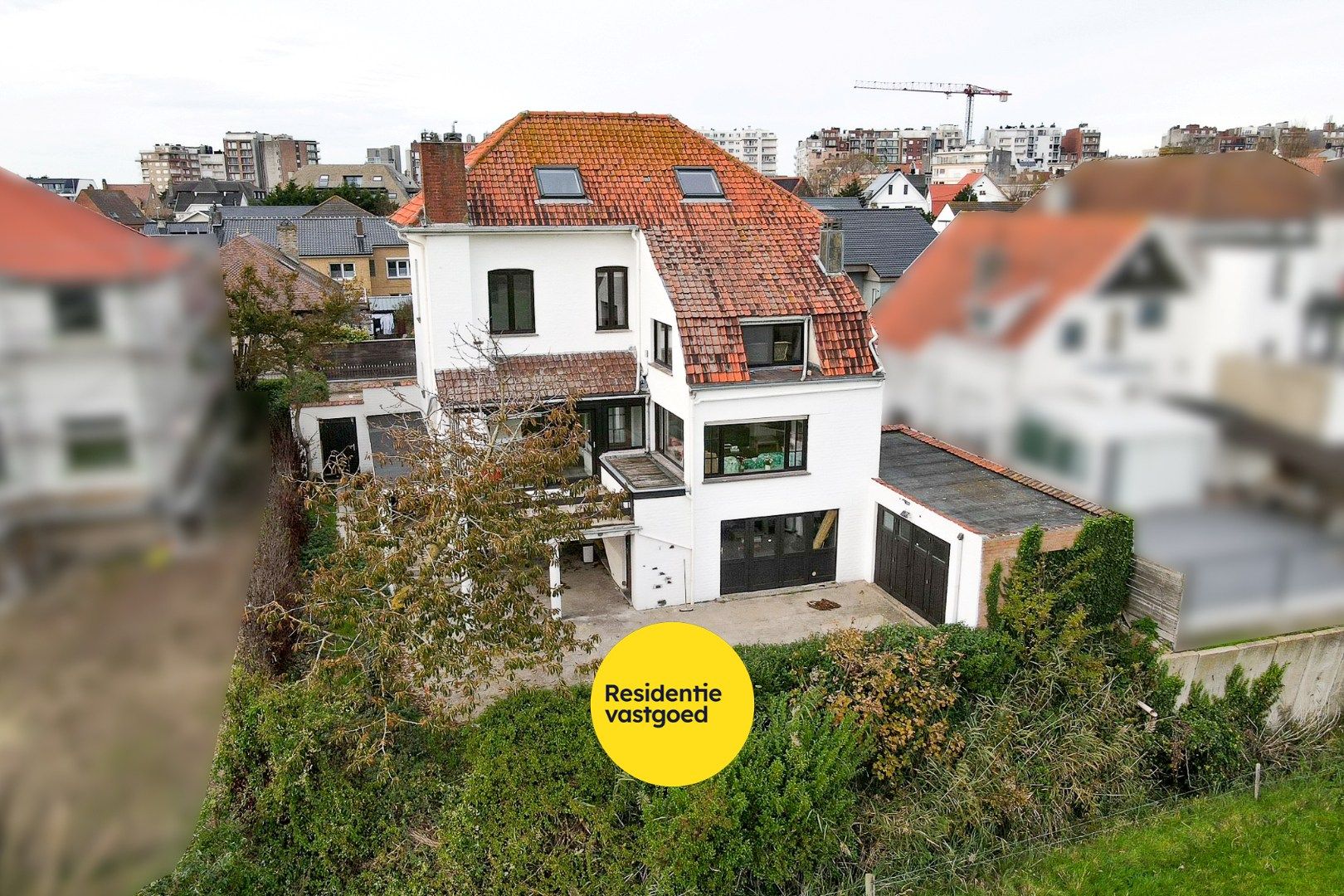 Karaktervolle villa met prachtig vergezicht op wandelafstand van zee foto 2