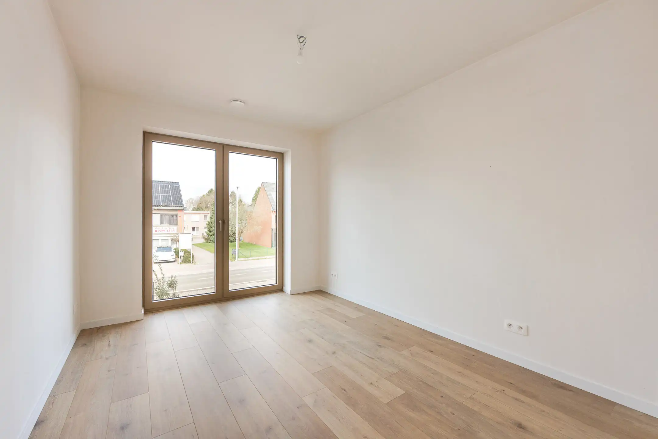 Nieuwbouwappartement met 2 slaapkamers, terras en parking foto 12