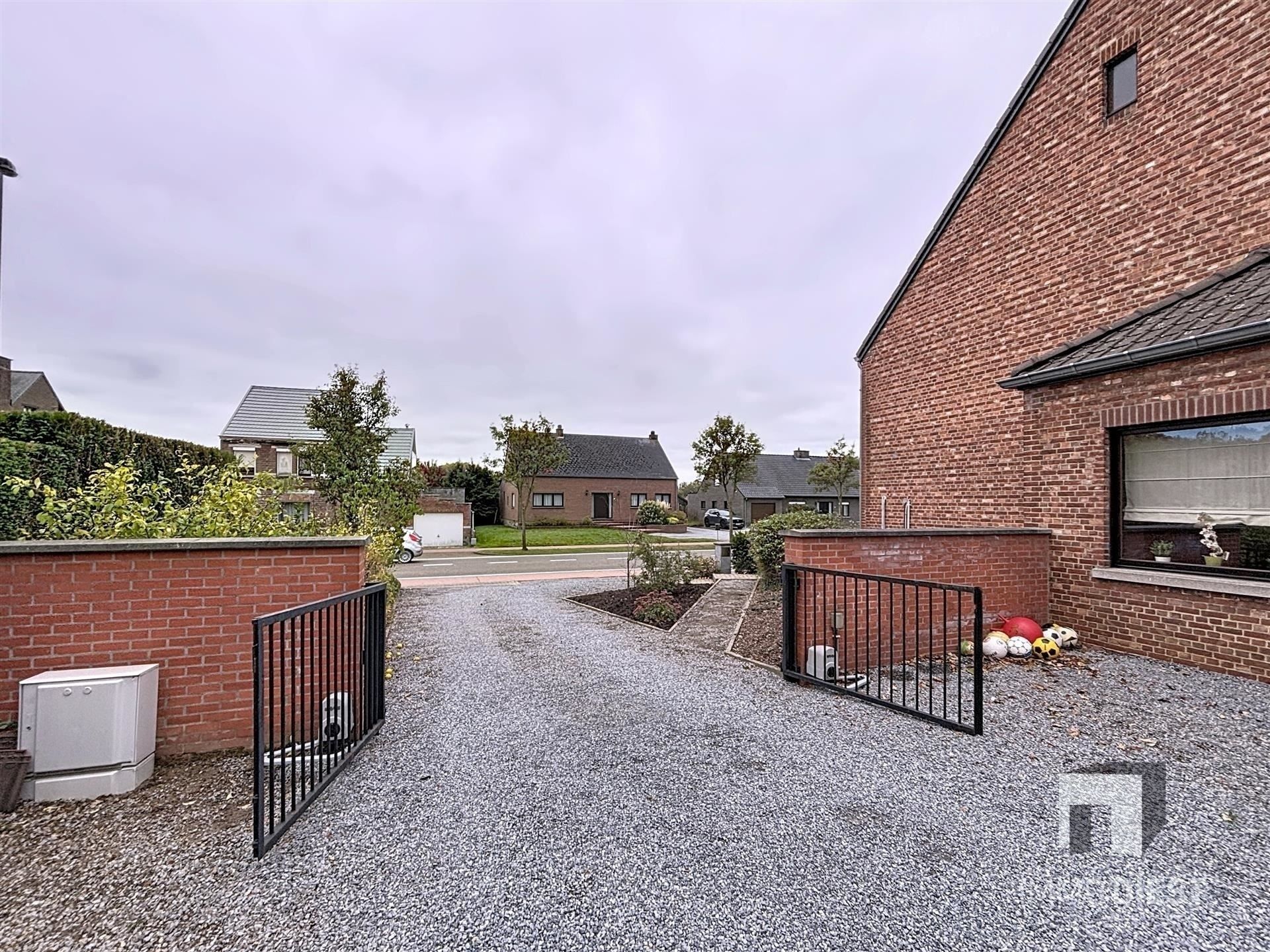 Charmante woning op 15,85are op uitstekende locatie foto 5