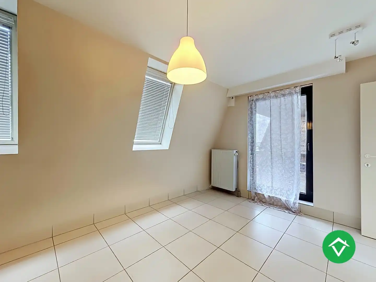 Instapklaar dakappartement met 4 slaapkamers, 2 terrassen en autostaanplaats te Roeselare (160m²) foto 8