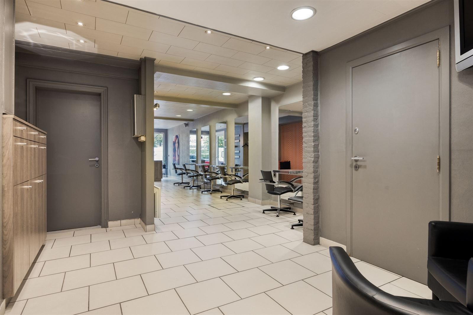 Uniek aanbod in Wilrijk: appartement met handelspand, tuin en bijgebouw  foto 22