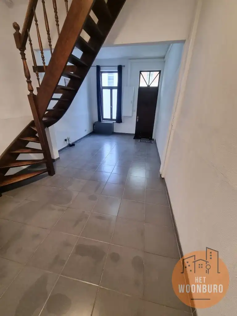 Rijwoning met 1 slaapkamer en zolderkamer foto 3