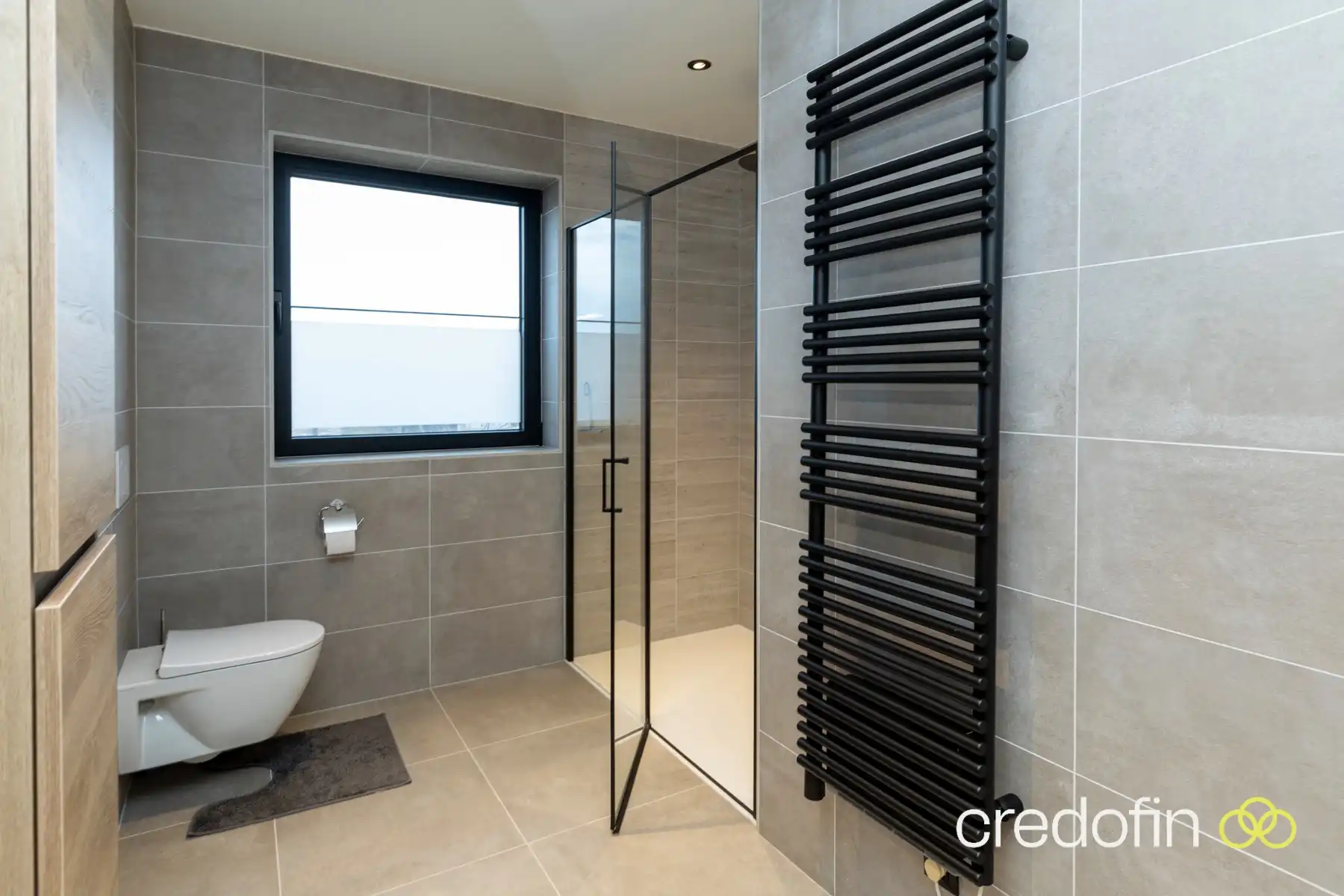 Piekfijn afgewerkte woning met 3 ruime slaapkamers foto 11