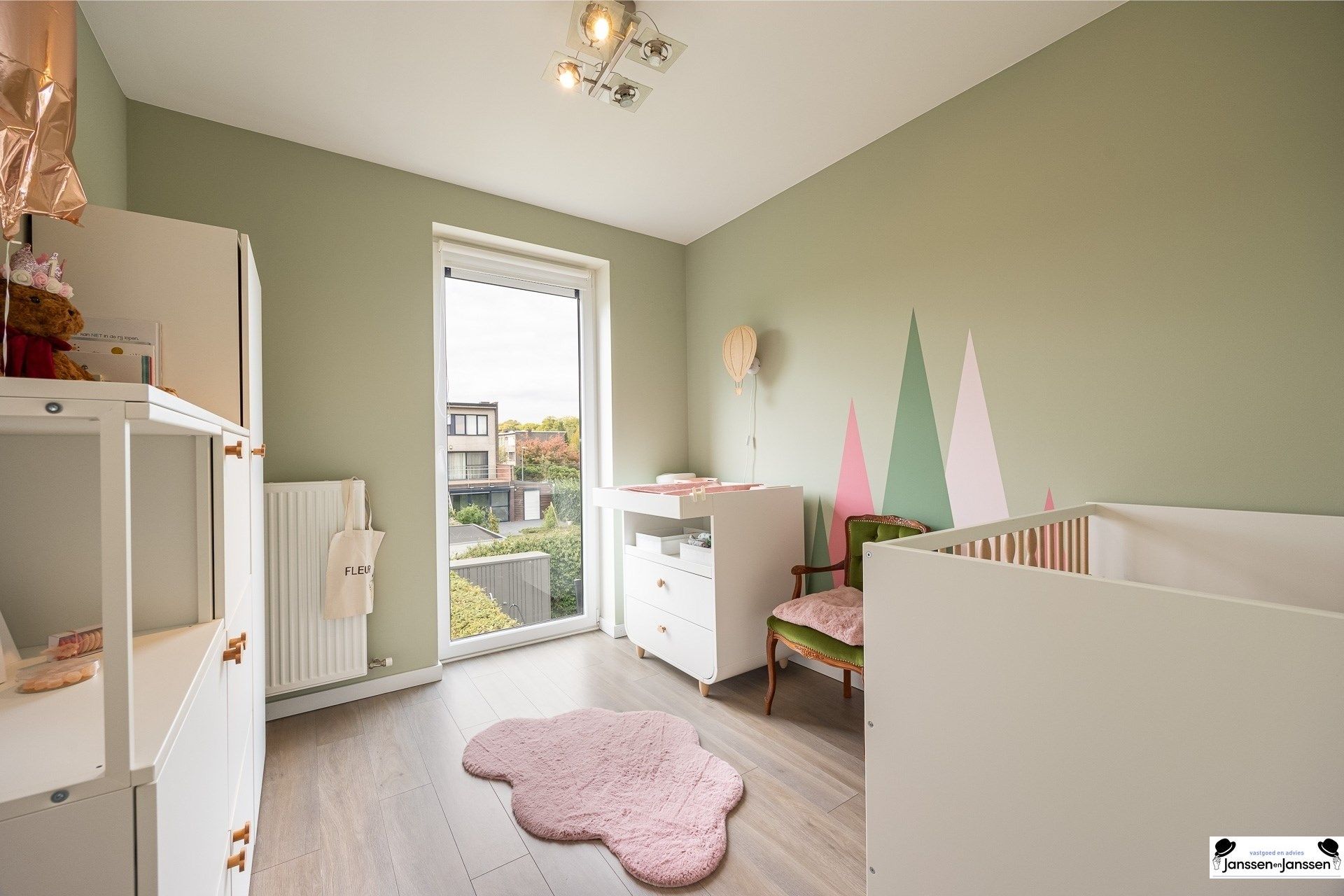 Instapklaar, energiezuinig en charmant huis foto 15