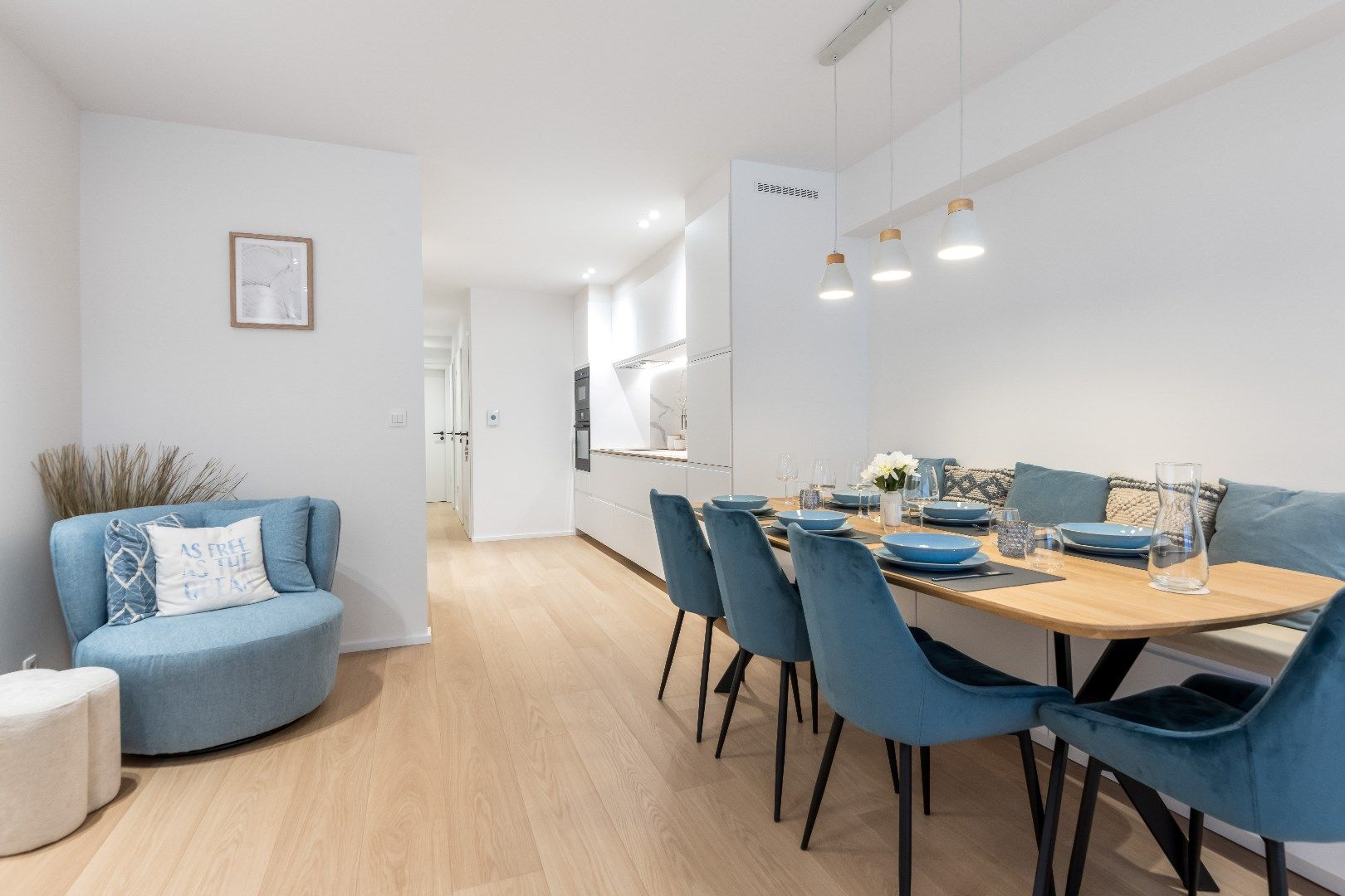 Mooi gerenoveerd appartement gelegen tussen de Zeedijk en het Driehoeksplein foto 4