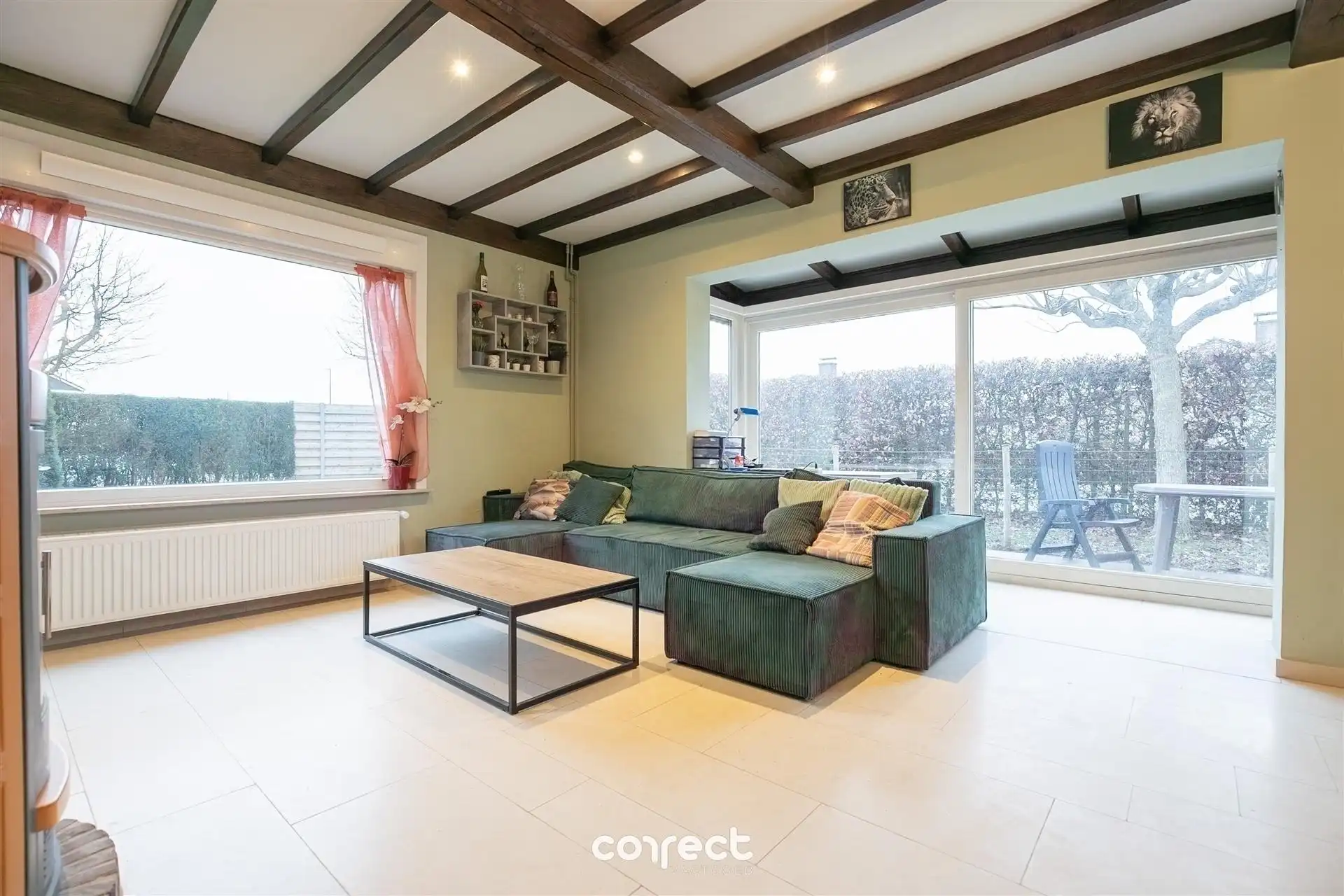 Gerenoveerde laagbouwvilla met 3 slaapkamers. foto 3