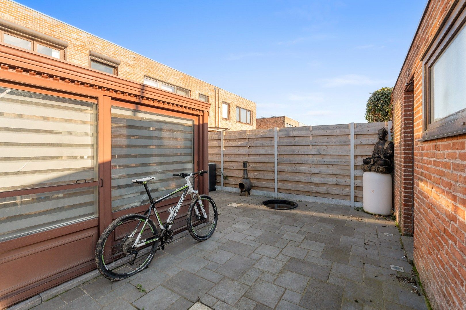Charmante rijwoning met zonnig terras, wellnessruimte en garagebox in de Vicognewijk foto 20