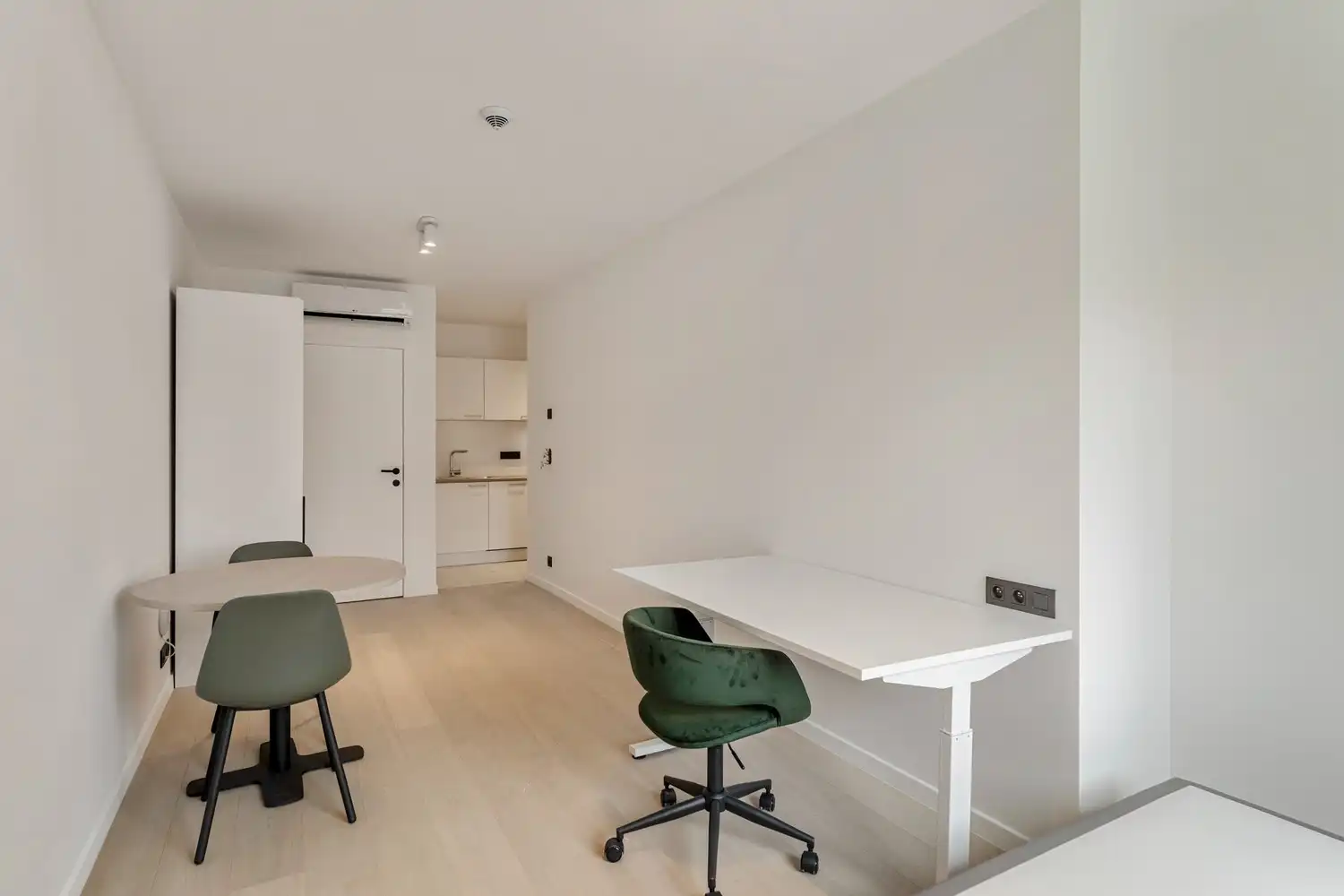 Bent u nog op zoek naar een mooie studio voor het academiejaar '26-'27? Nieuwe studio's, onmiddellijk beschikbaar voor eigen gebruik of verhuur! foto 5
