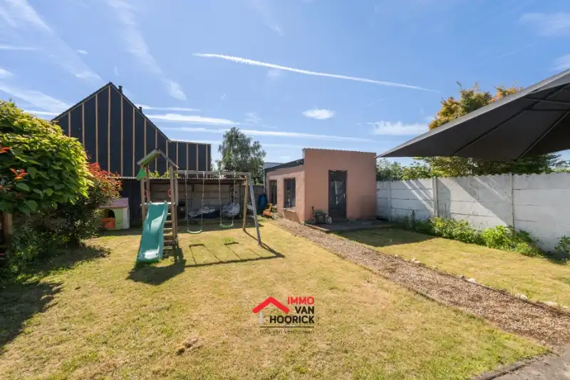 Instapklare woning met 5 slpkmrs en nieuw dak!!! foto 19