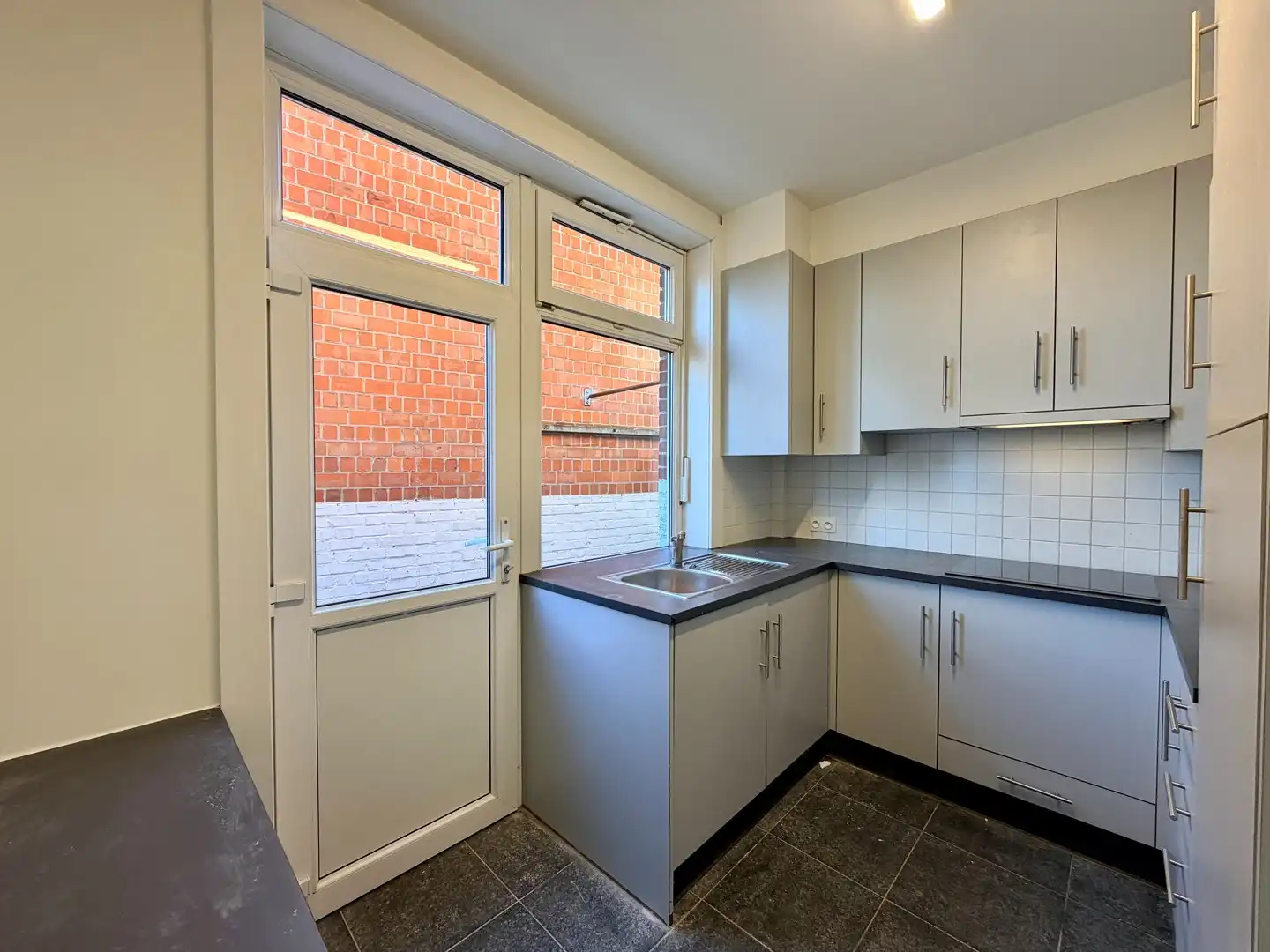 Gerenoveerd duplexappartement met 3 slaapkamers in centrum Tielt! foto 6