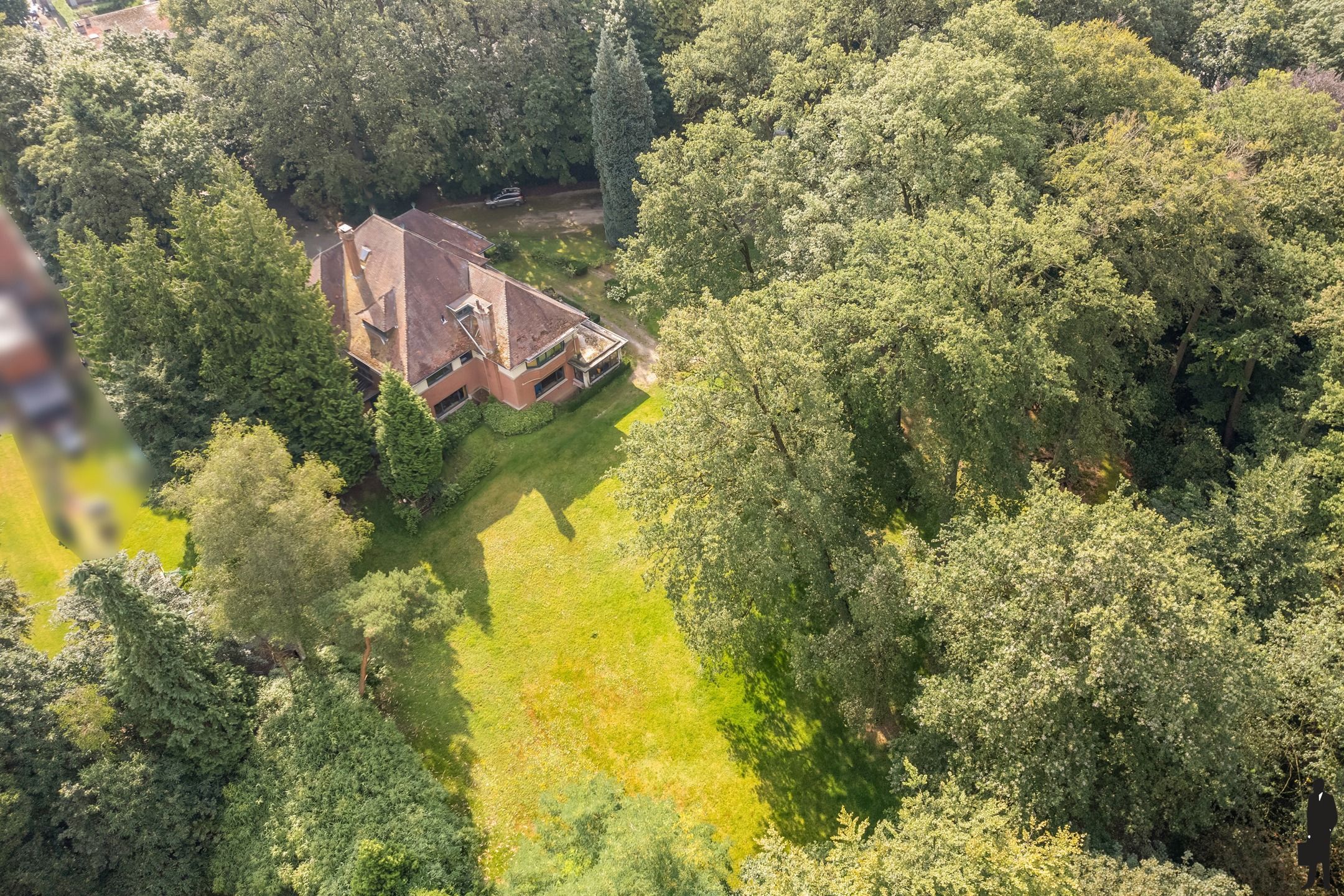 Op Domein Bellenhof, karaktervolle volledig te renoveren villa met prachtige parktuin met oude bomenstand.  A-label mogelijk tot 82kWh! foto 21