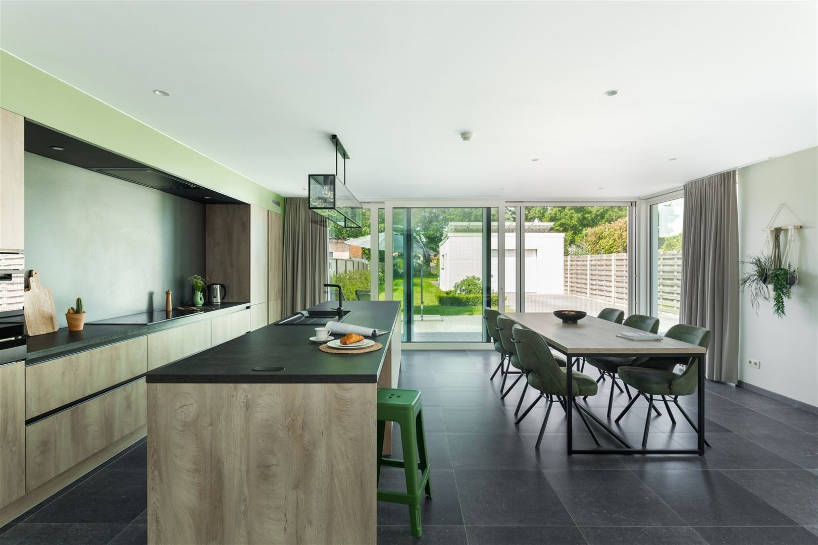 Energiezuinig wonen aan natuurdomein Het Rood foto {{pictureIndex}}