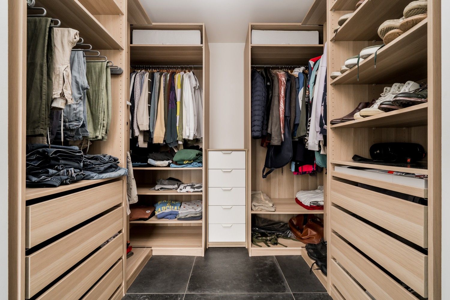 Halfopen bebouwing met ruime garage en prachtig uitzicht op de velden foto 17