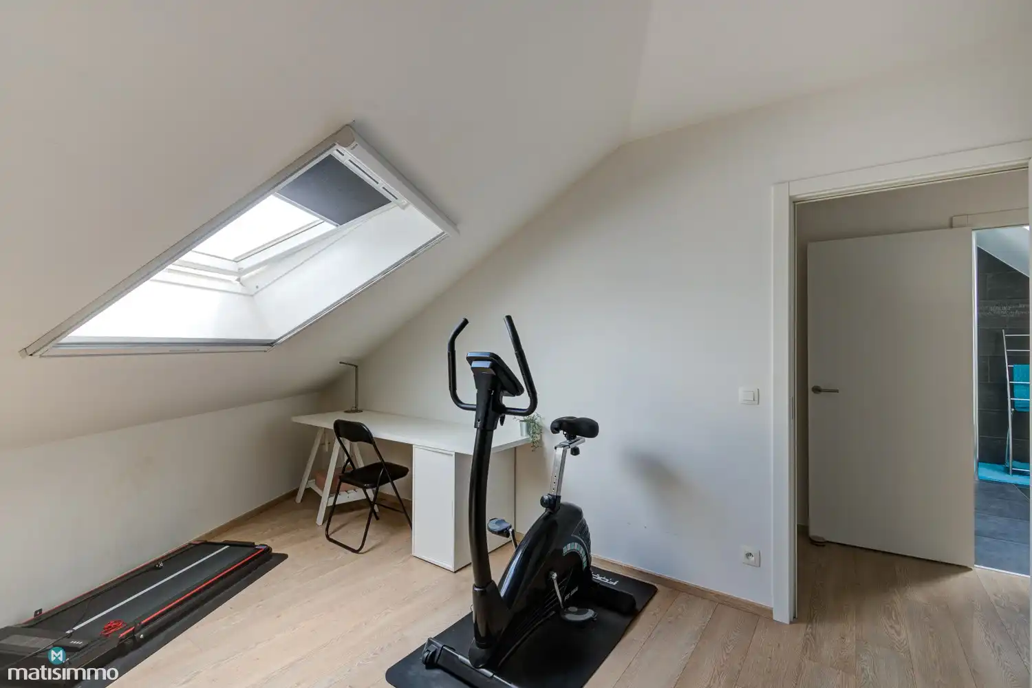 RIANT DUPLEXAPPARTEMENT MET 3 SLAAPKAMERS, TERRAS EN 2 AUTOSTAANPLAATSEN NABIJ HET CENTRUM VAN TONGEREN foto 26