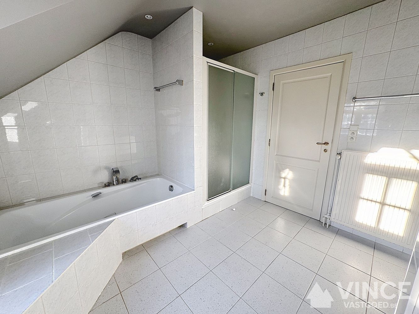 Instapklare gezinswoning met zonnige tuin in rustige doodlopende straat foto 15