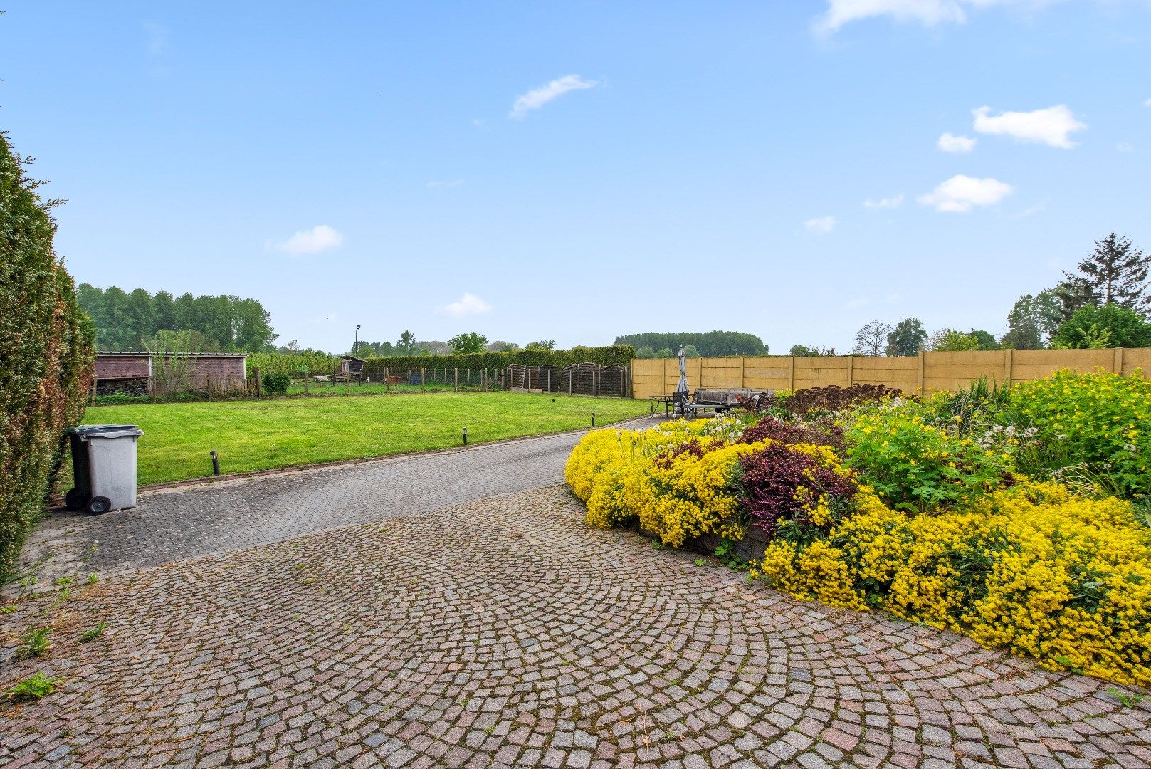 Bungalow met 3 slaapkamers, tuin en garage voor 2 wagens foto 21