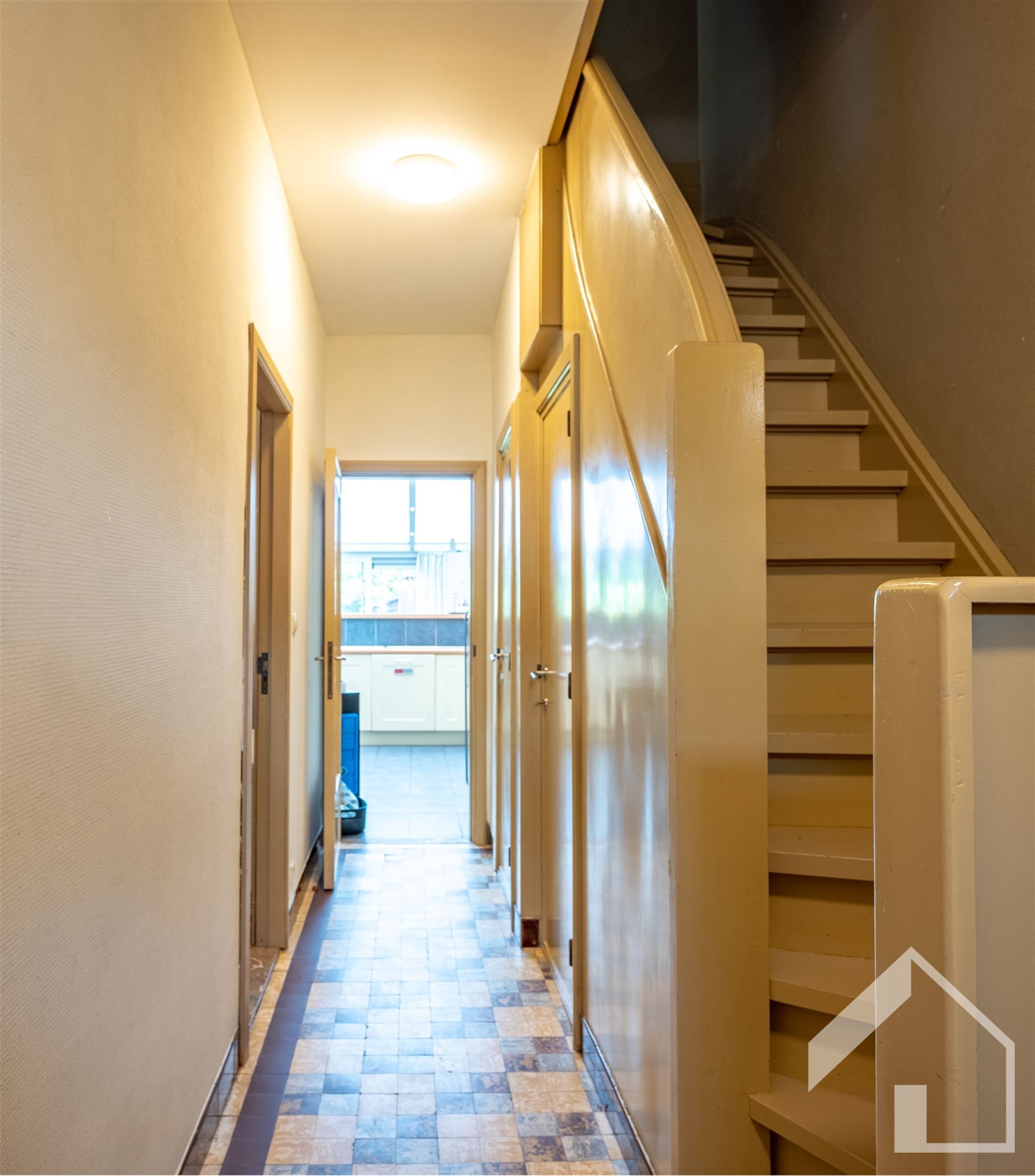 RUIME WONING MET 4 SLAAPKAMERS foto 2