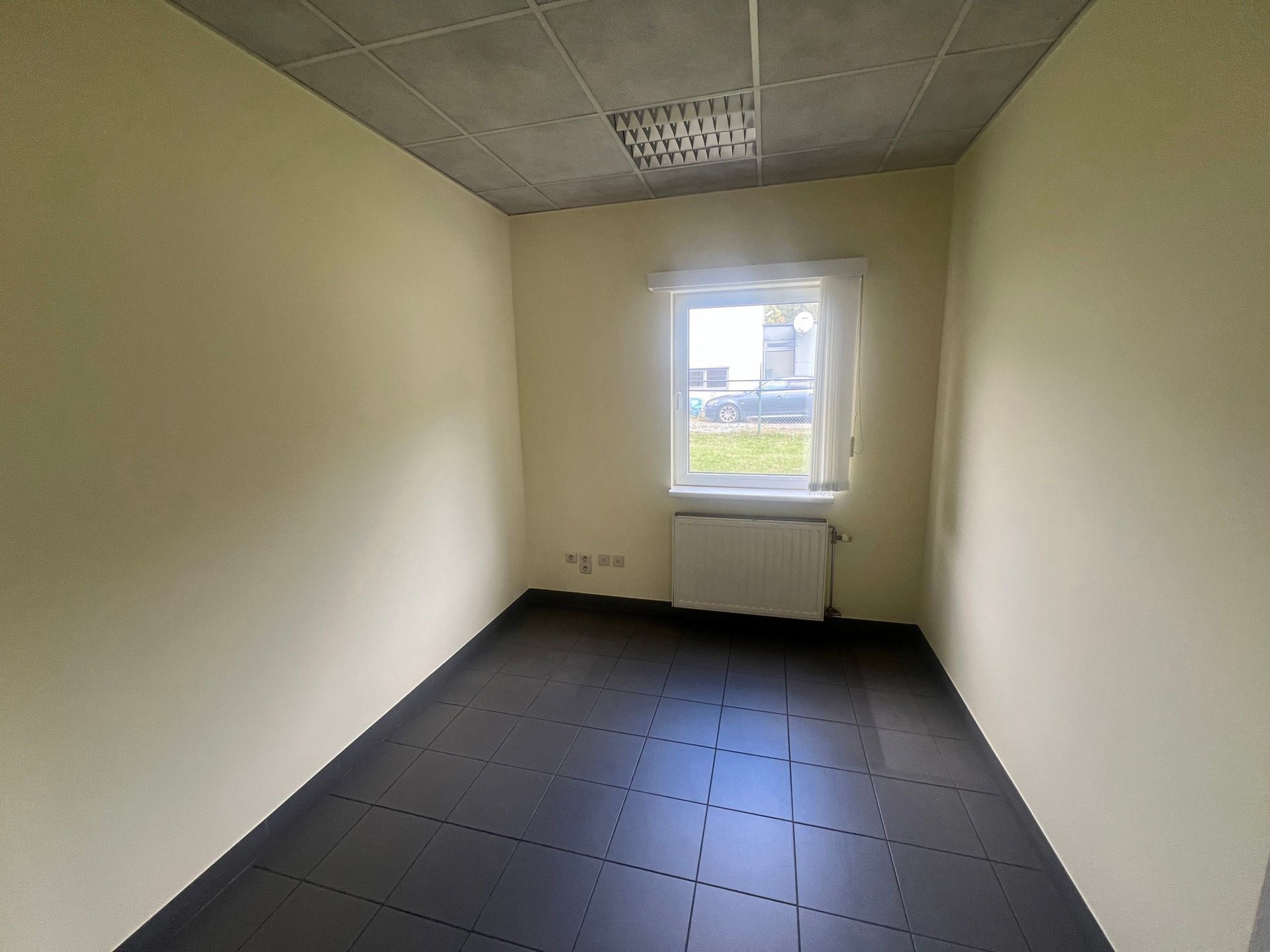 BEDRIJFSGEBOUW VAN 905M²  foto 12