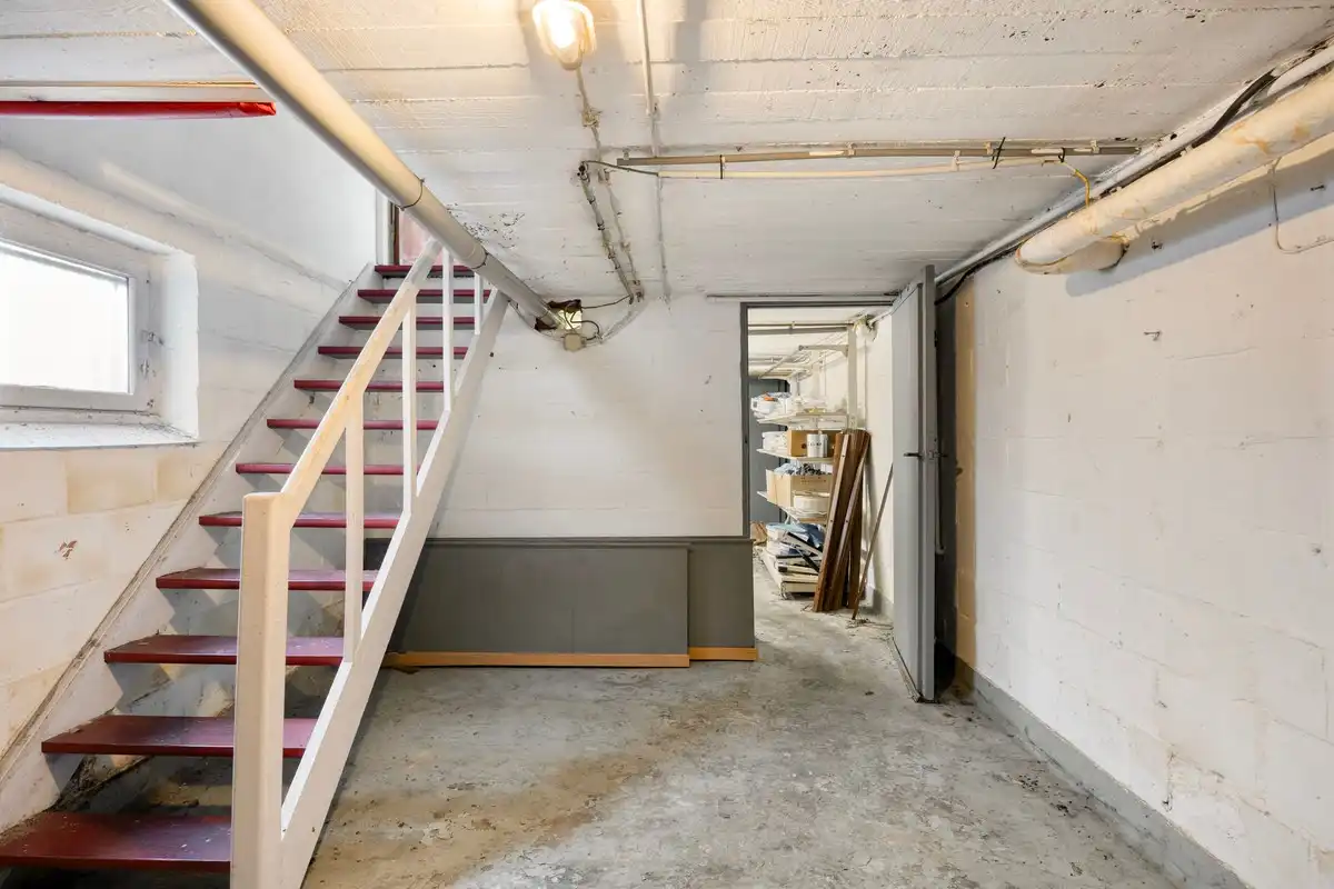 Ruime te renoveren woning met 3 slaapkamers op vlot bereikbare ligging (Genkersteenweg). foto 16