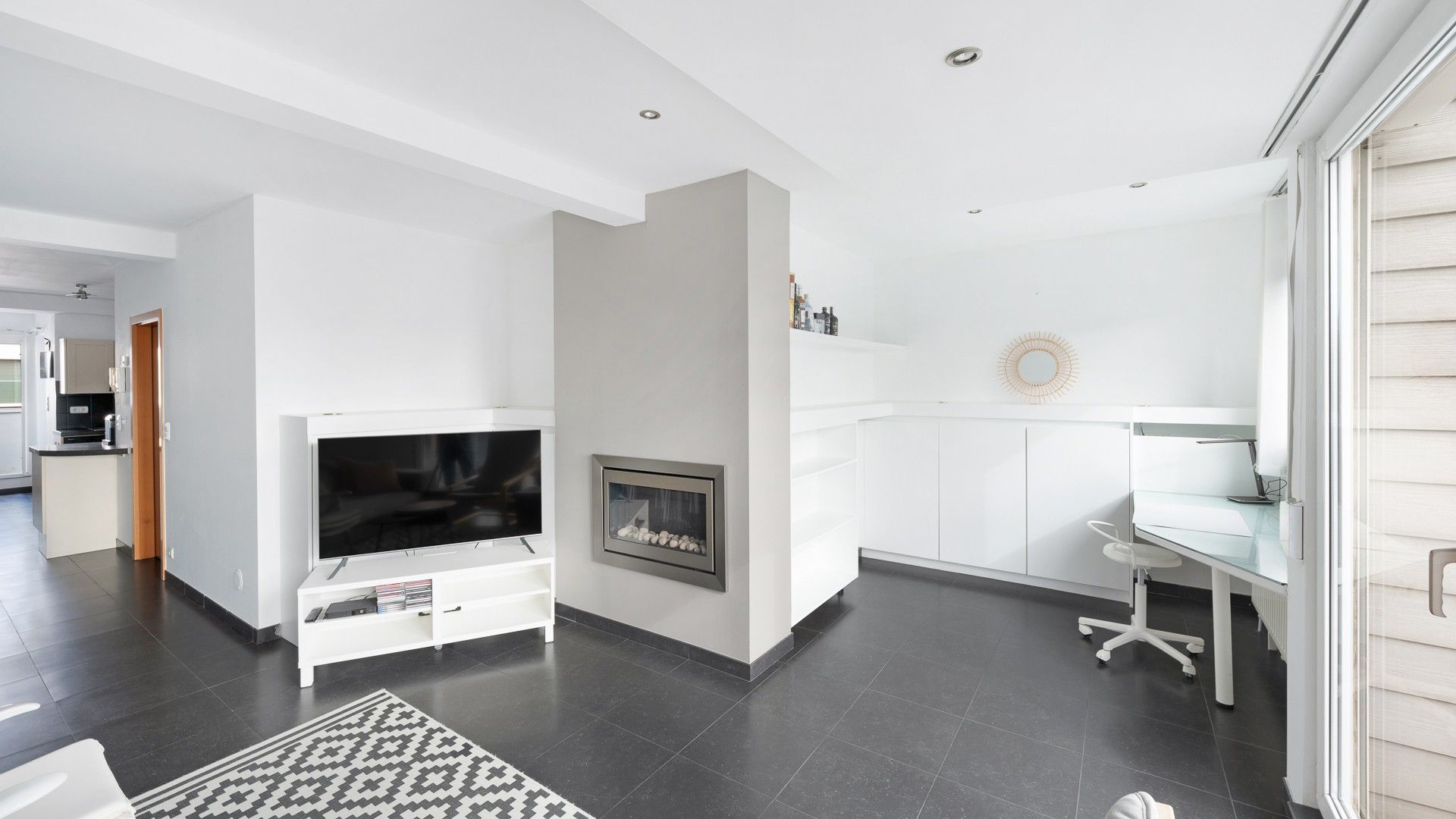 Appartement met unieke terrassen gelegen op wandelafstand van de zee en de winkels. foto 9