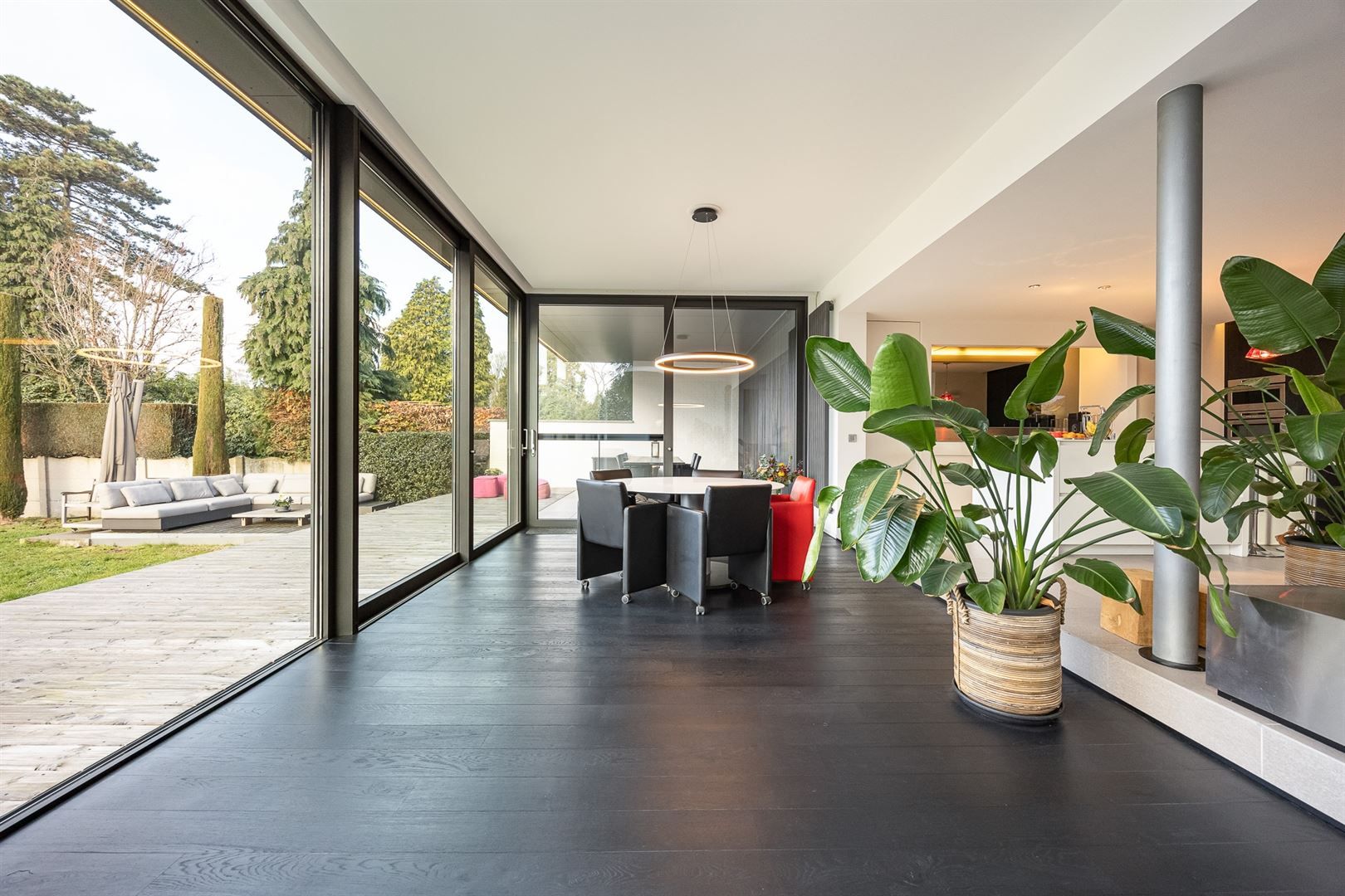 Stijlvolle villa met moderne uitbouw en zuidwest tuin. foto 12