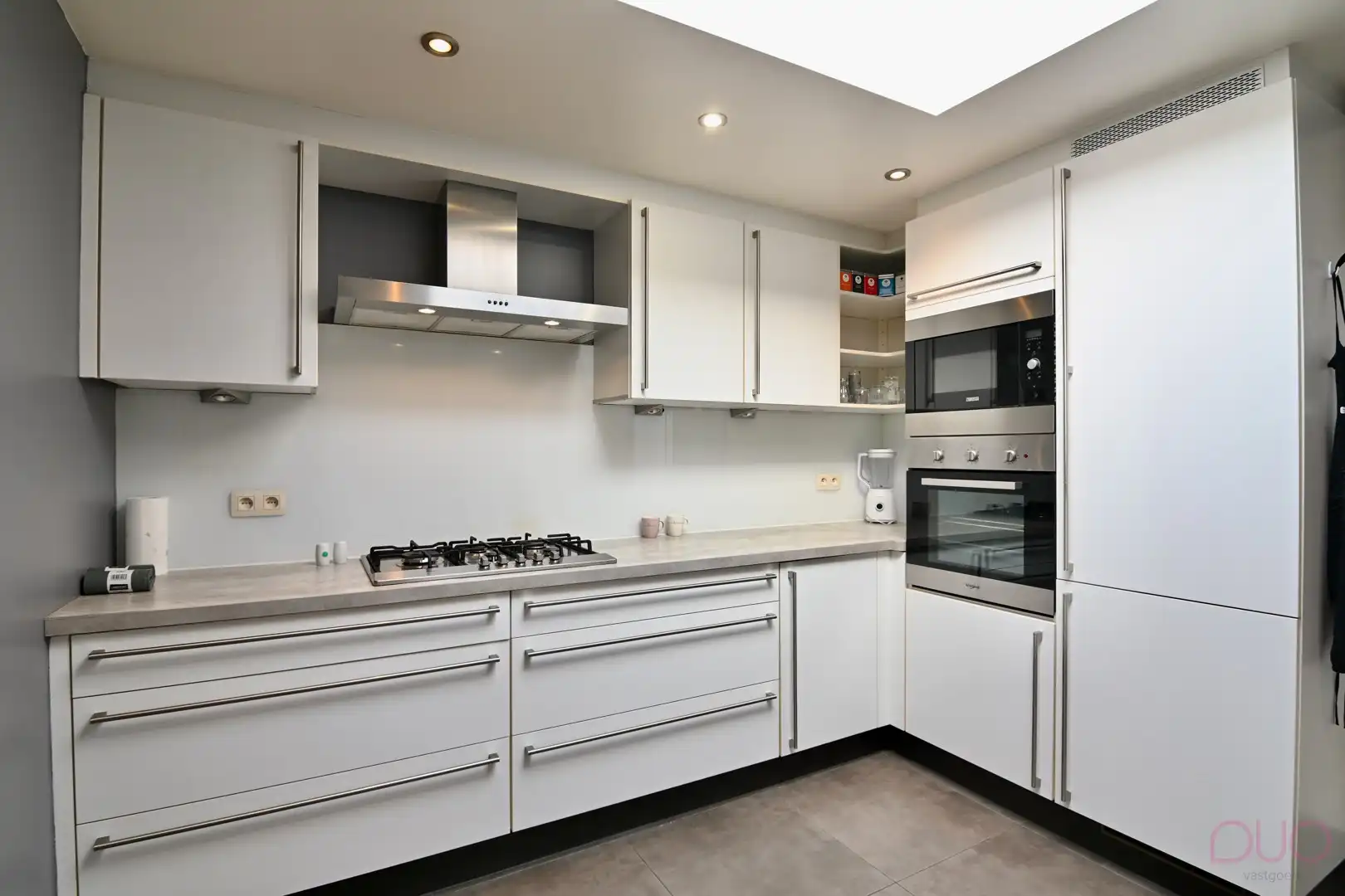 Instapklare woning met 4 slaapkamers en tuin foto 9