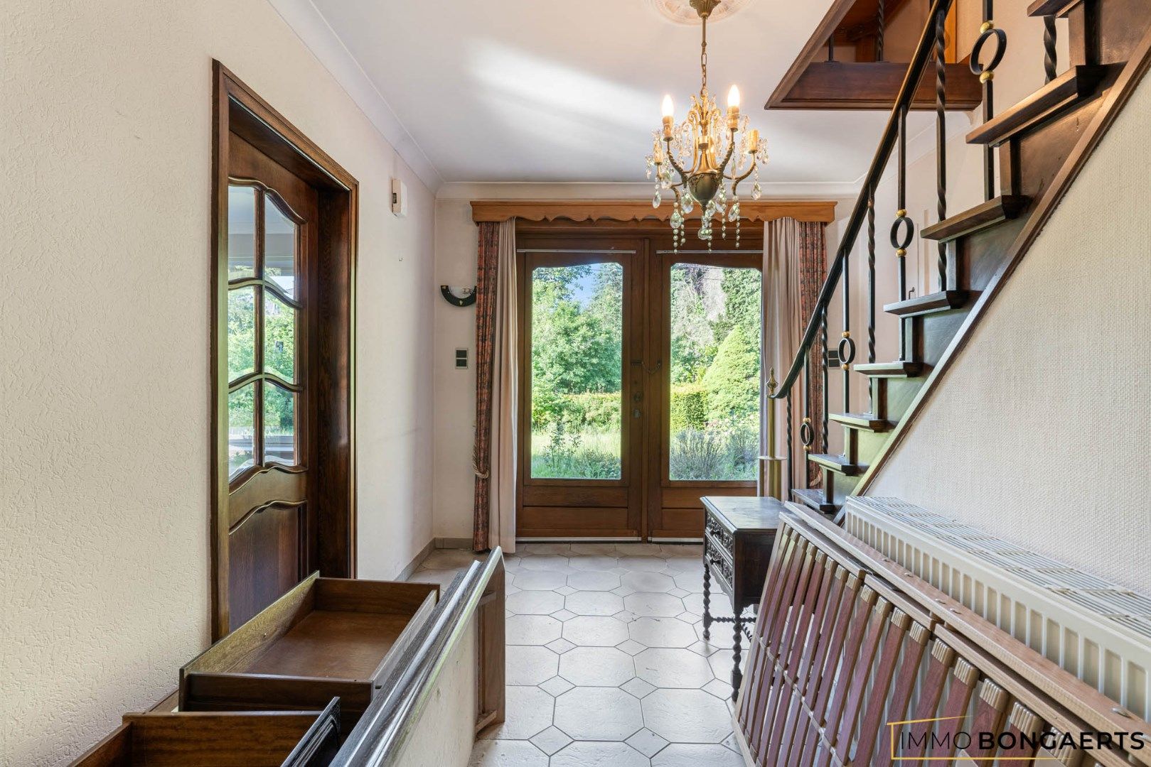 Rustig gelegen woning op een groot perceel foto 3