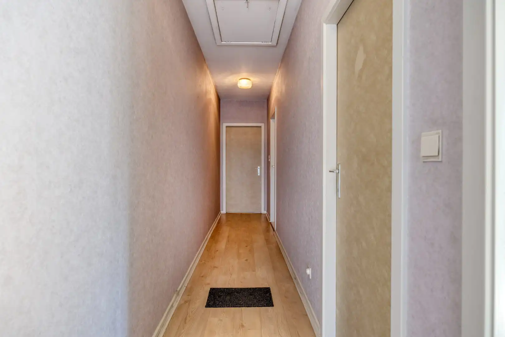 Goed onderhouden ruim ingedeelde woning met 3 slpks + zolder foto 12