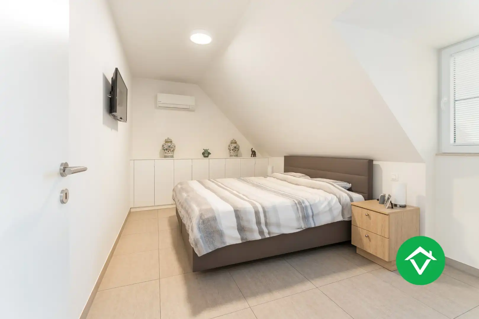 Instapklaar appartement met 2 slaapkamers en volledig ingerichte zolder te Koekelare foto 19