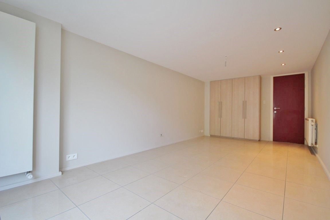 Gezellig gelijkvloers appartement te huur in het centrum van Sint-Truiden foto 2