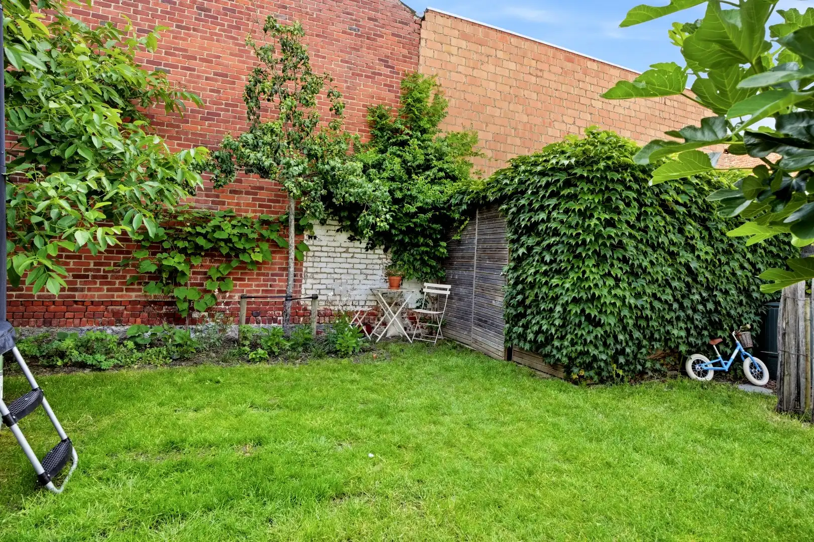 Uitzonderlijk knap gerenoveerde woning in Bavikhove met zonnige tuin, gelijkvloerse kamer en 3 slaapkamers foto 26
