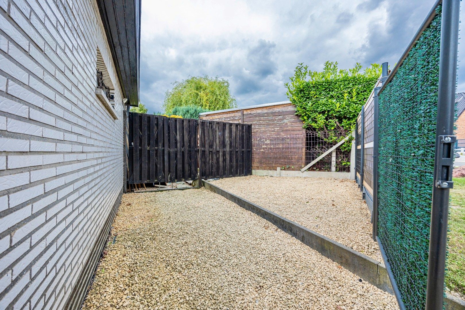 Ruime bungalow te koop met 2 slpk, garage en tuin foto 21
