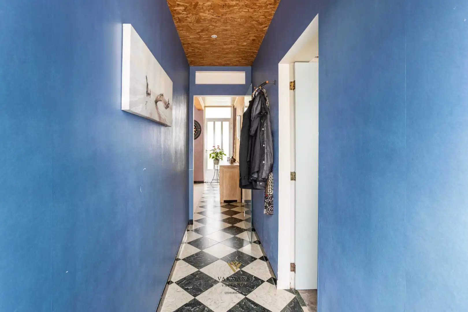 Te renoveren woning op den buiten met veel ruimte en tuin foto 9