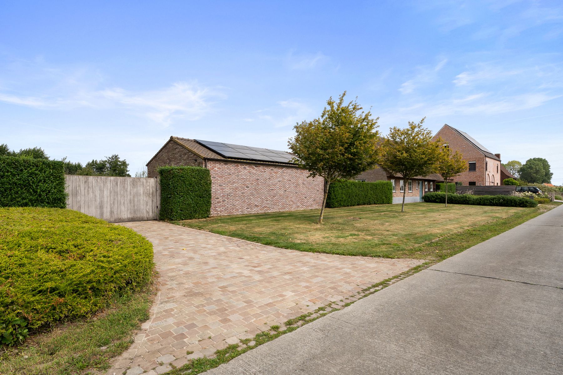 Exclusieve woning met klasse, ruimte en zicht op groen foto 26
