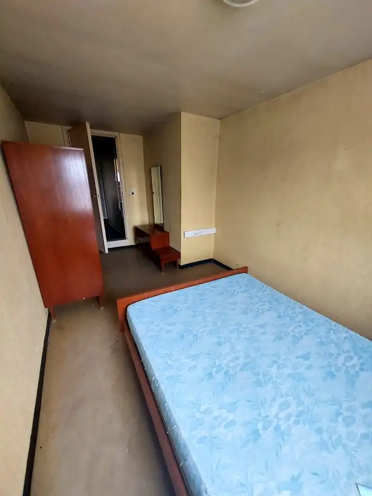 Ruime te renoveren woning foto 13