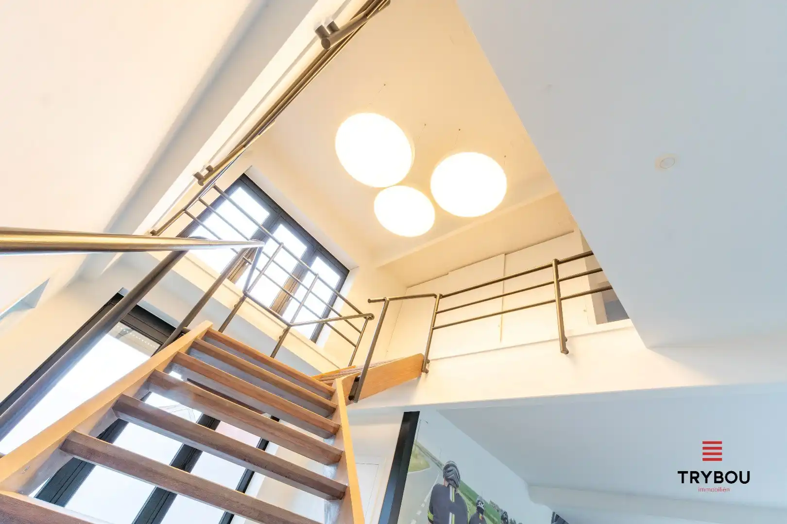 Groot kantoorgebouw op toplocatie te Ieper foto 25