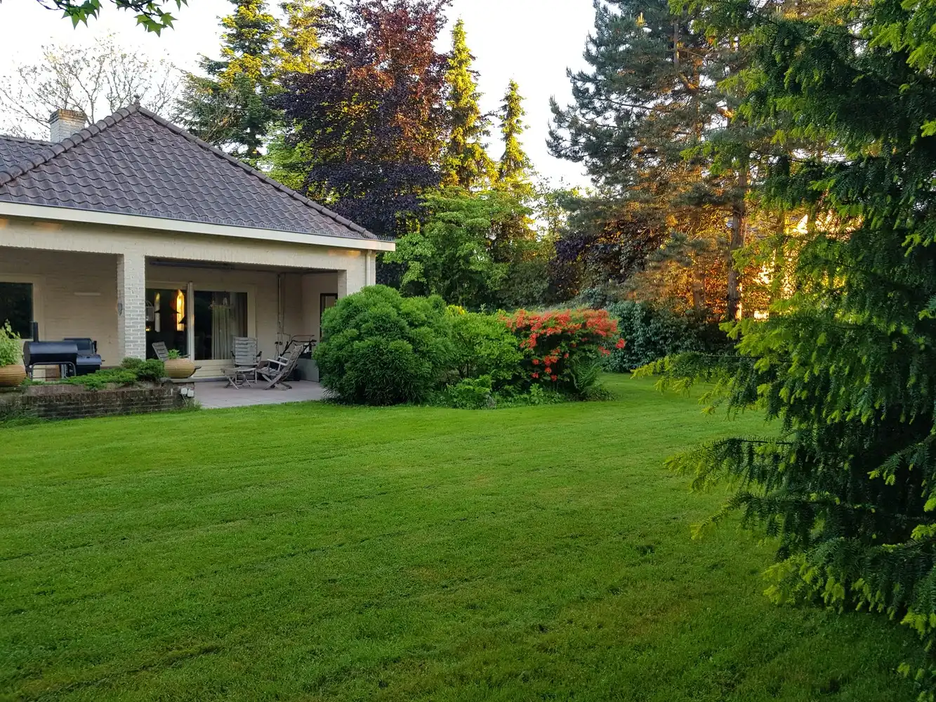 Mooie prachtige gelijkvloerse villa in de gegeerde villawijk Kollenberg te Achel! foto 35