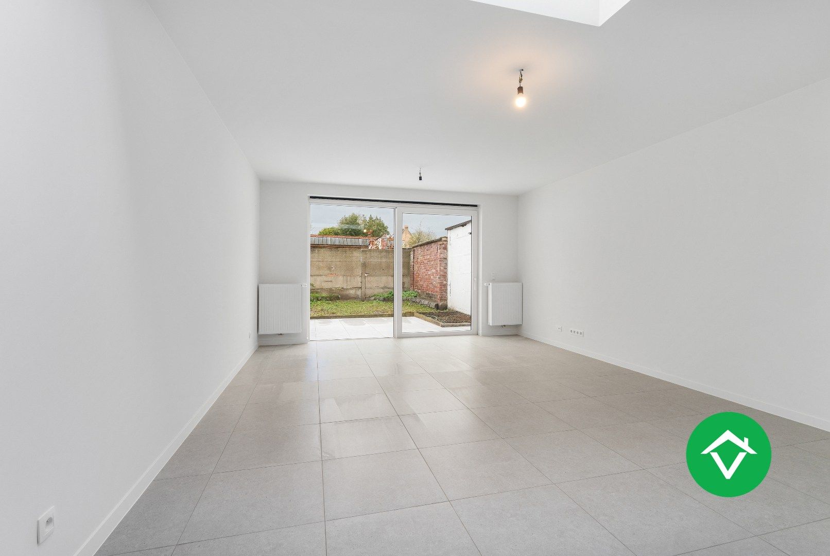 Rijwoning met 4 slaapkamers en stadstuin op centrale ligging te Roeselare foto 7