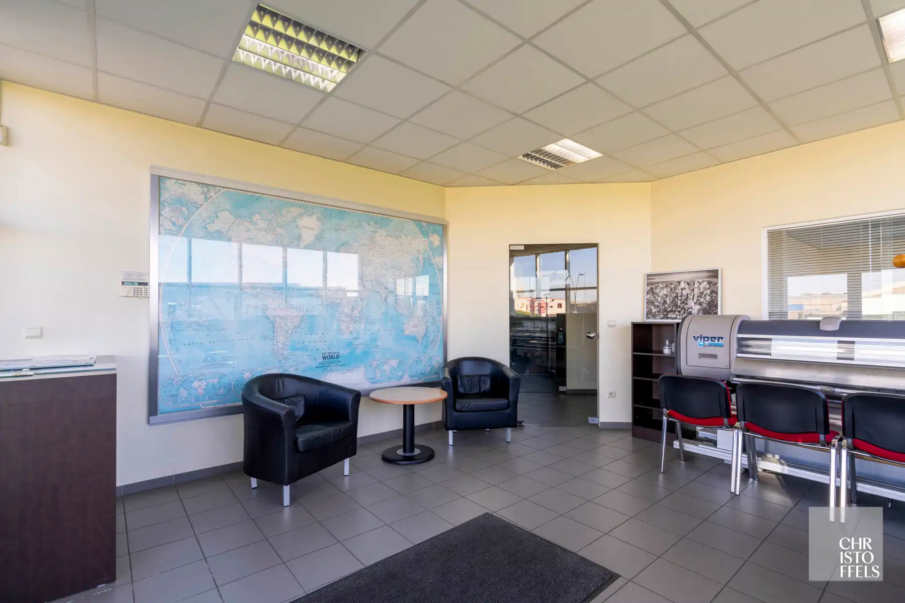 Functioneel bedrijfsgebouw op 4.445m² met magazijn/werkplaats (1.231 m²) en kantoorruimtes (197 m²) nabij de E314 foto 7