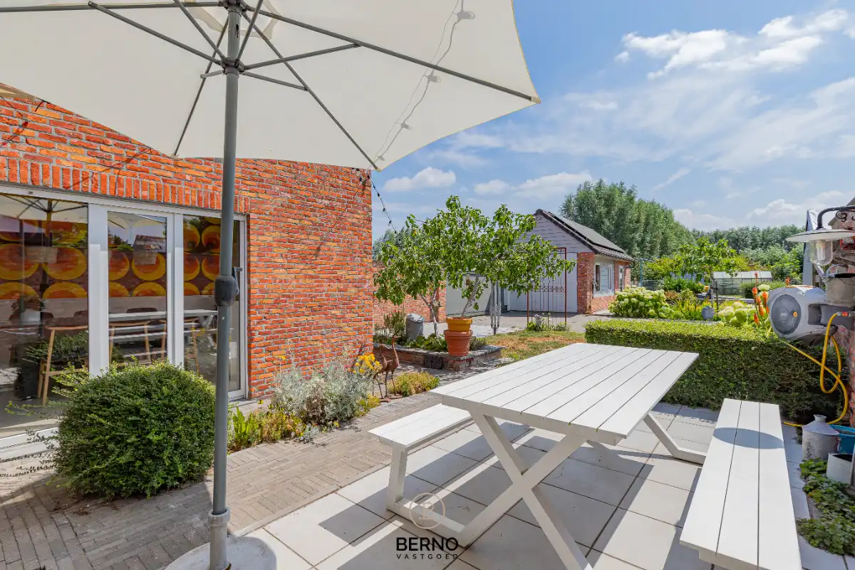 Instapklare gezinswoning op een perceel van 840 m² (weide van 1718m2) foto 17