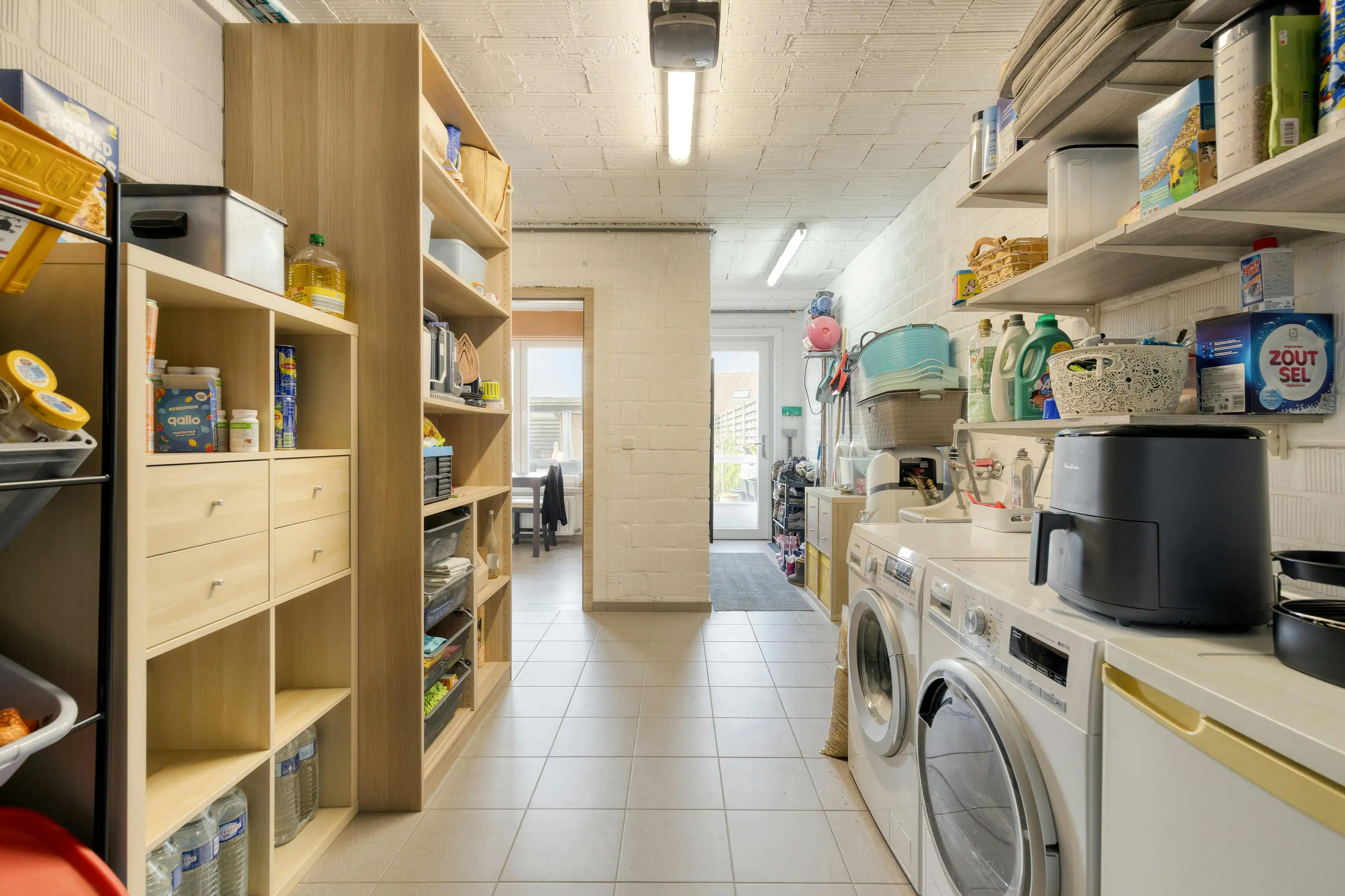 Gerenoveerde woning met 4 slaapkamers, tuin en garage. foto 20