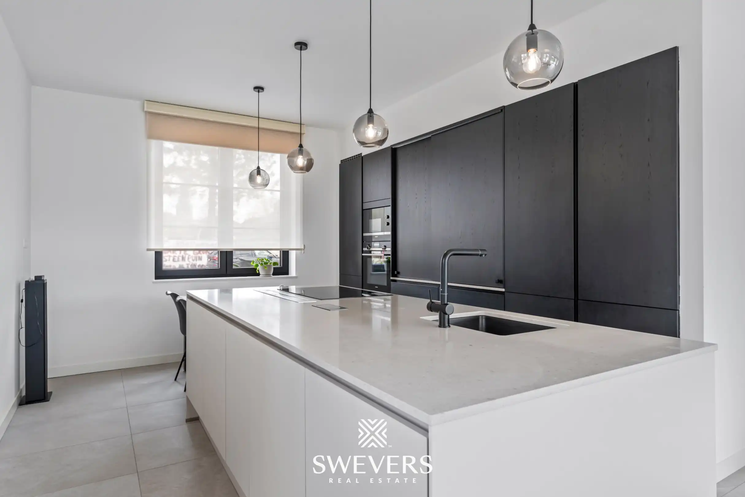 Imposante BEN-villa met luxe-afwerking foto 12