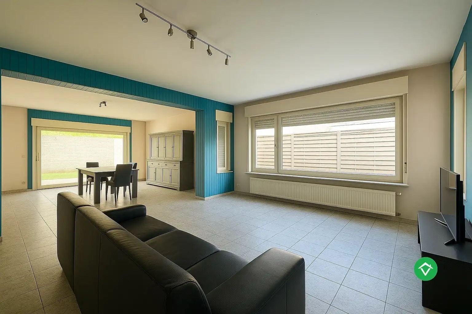 Ruime gezinswoning op perceel van 1126 m²  - tal van mogelijkheden! foto 5