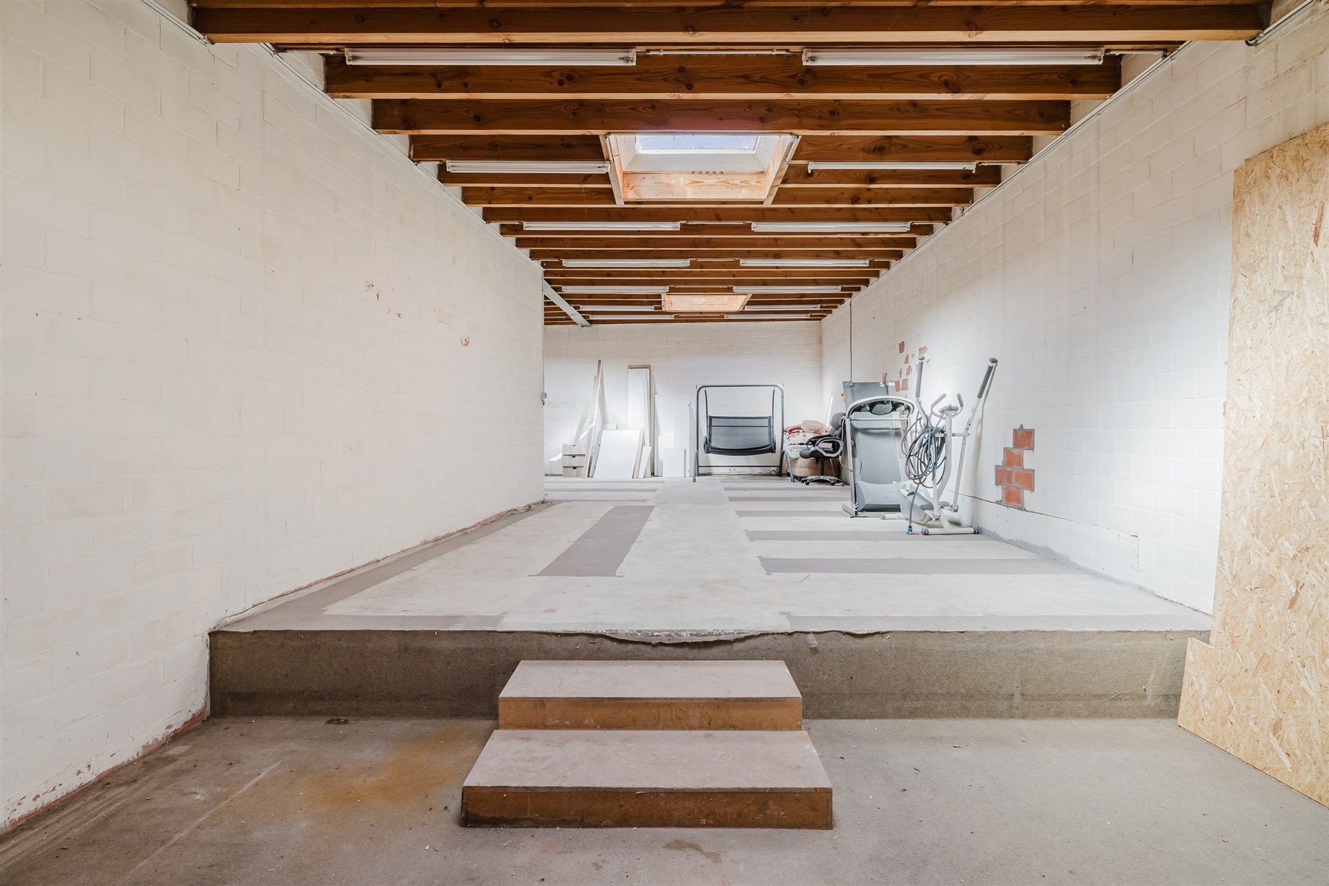 Handelspand op topligging in centrum Wetteren foto 9