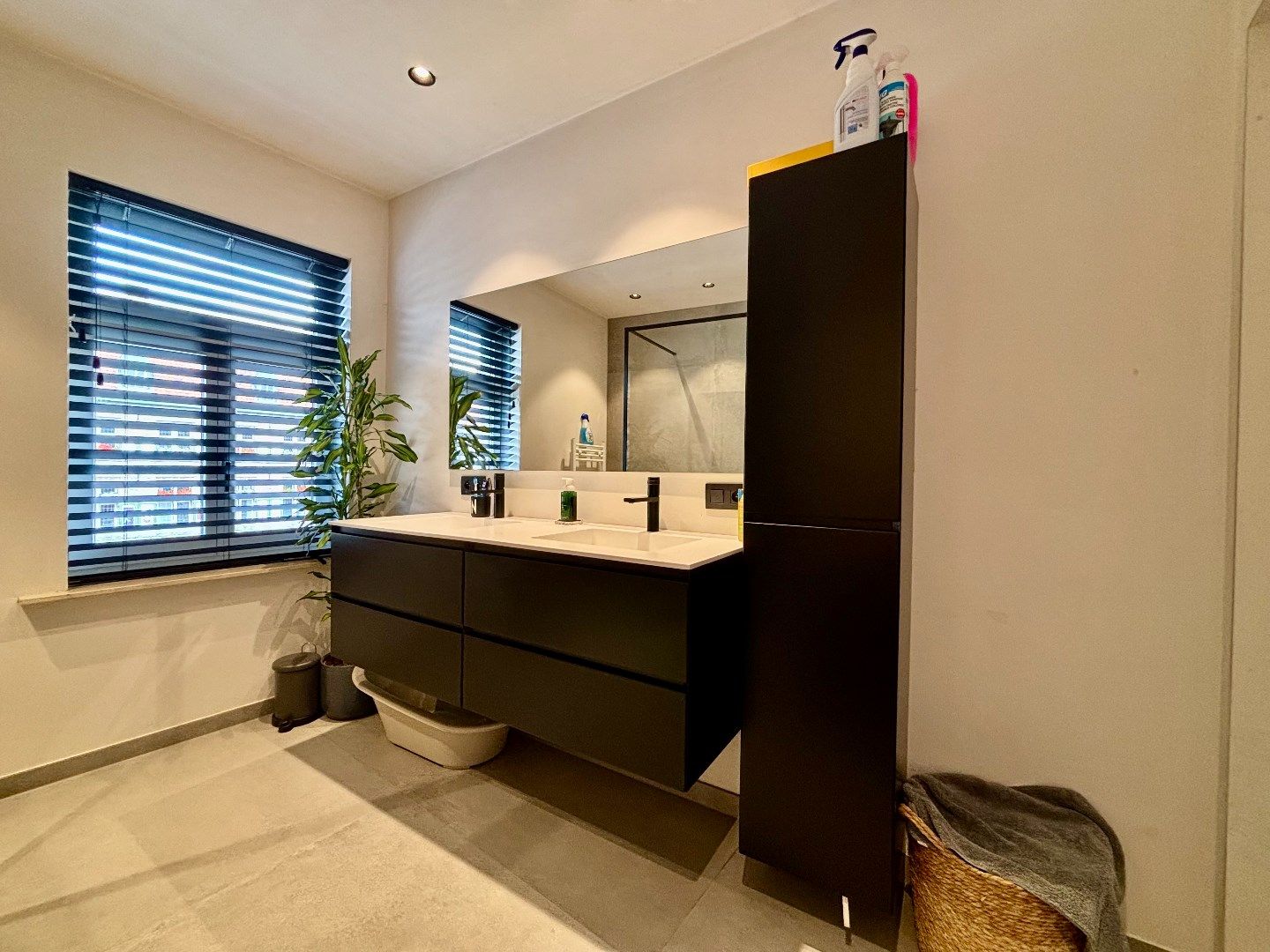Gerenoveerde rijwoning in centrum Vlamertinge foto 24