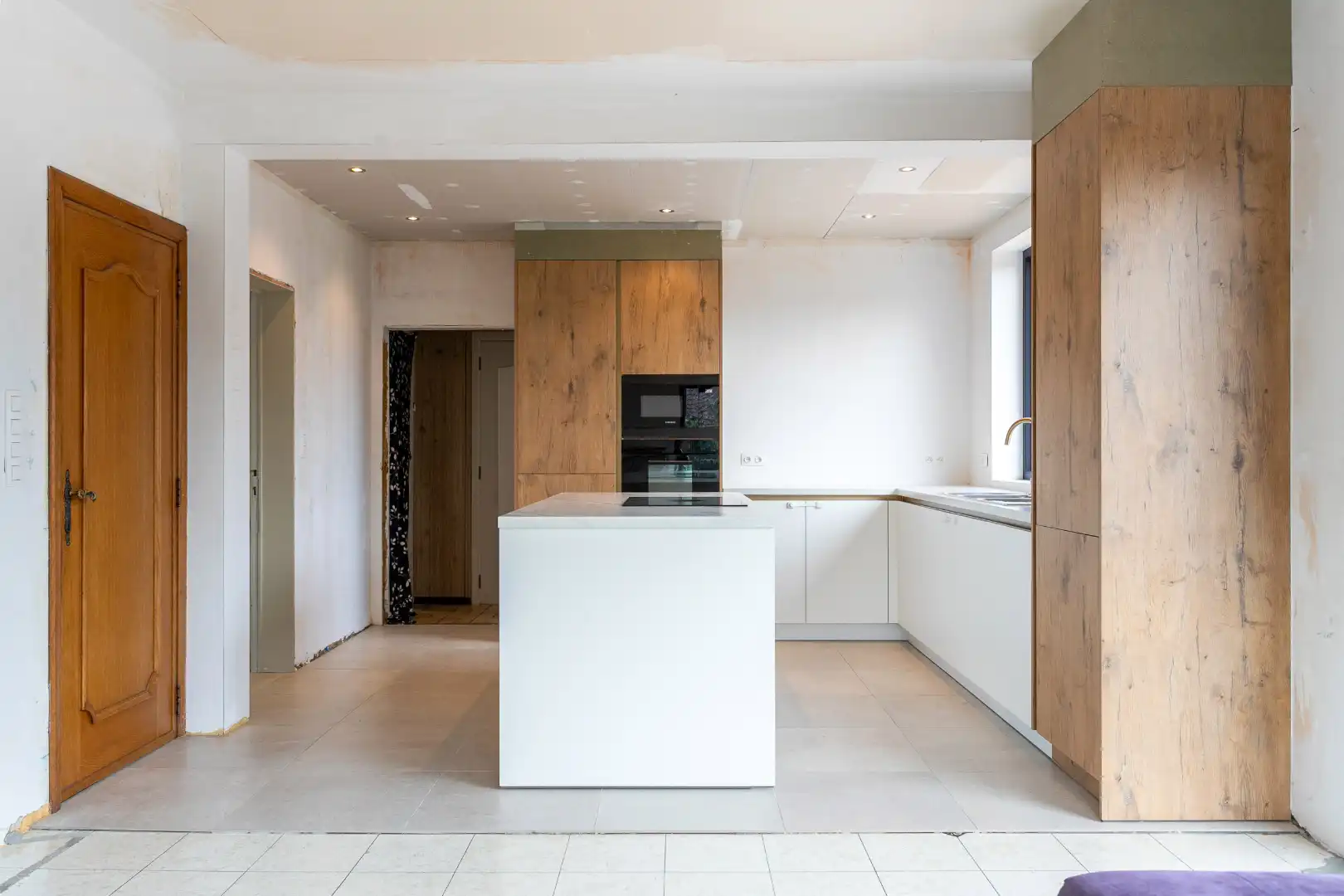 Ruime woning te Pajottegem met 4 slpks, garage en tuin op +-10a! foto 10