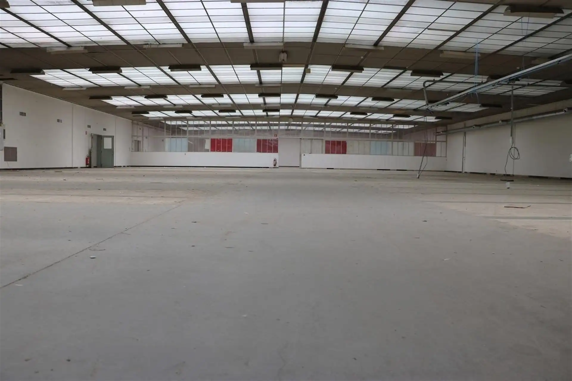 Magazijn van 2180m² ook opgesplits mogelijk foto 4