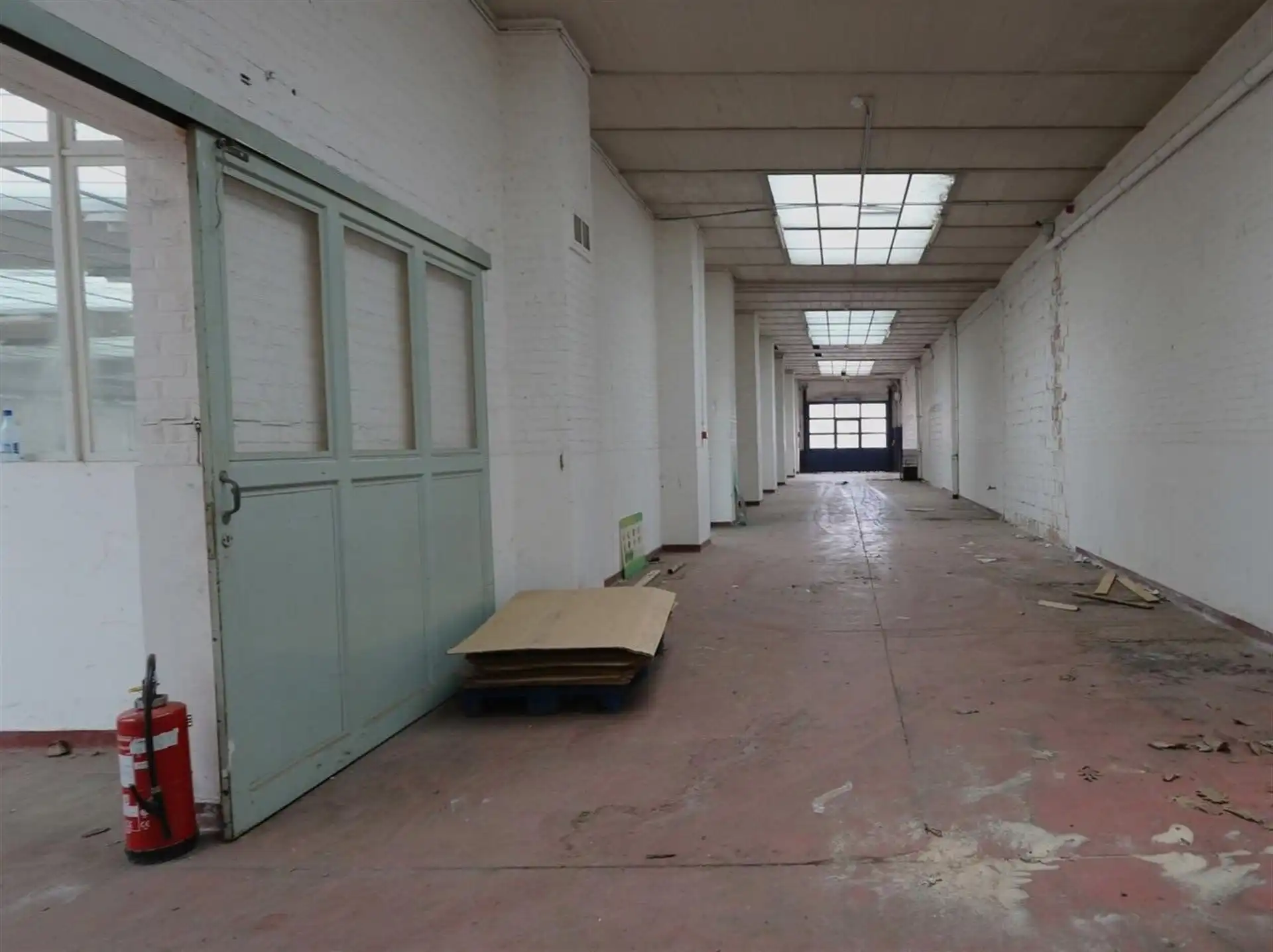 Magazijn van 2180m² ook opgesplits mogelijk foto 4