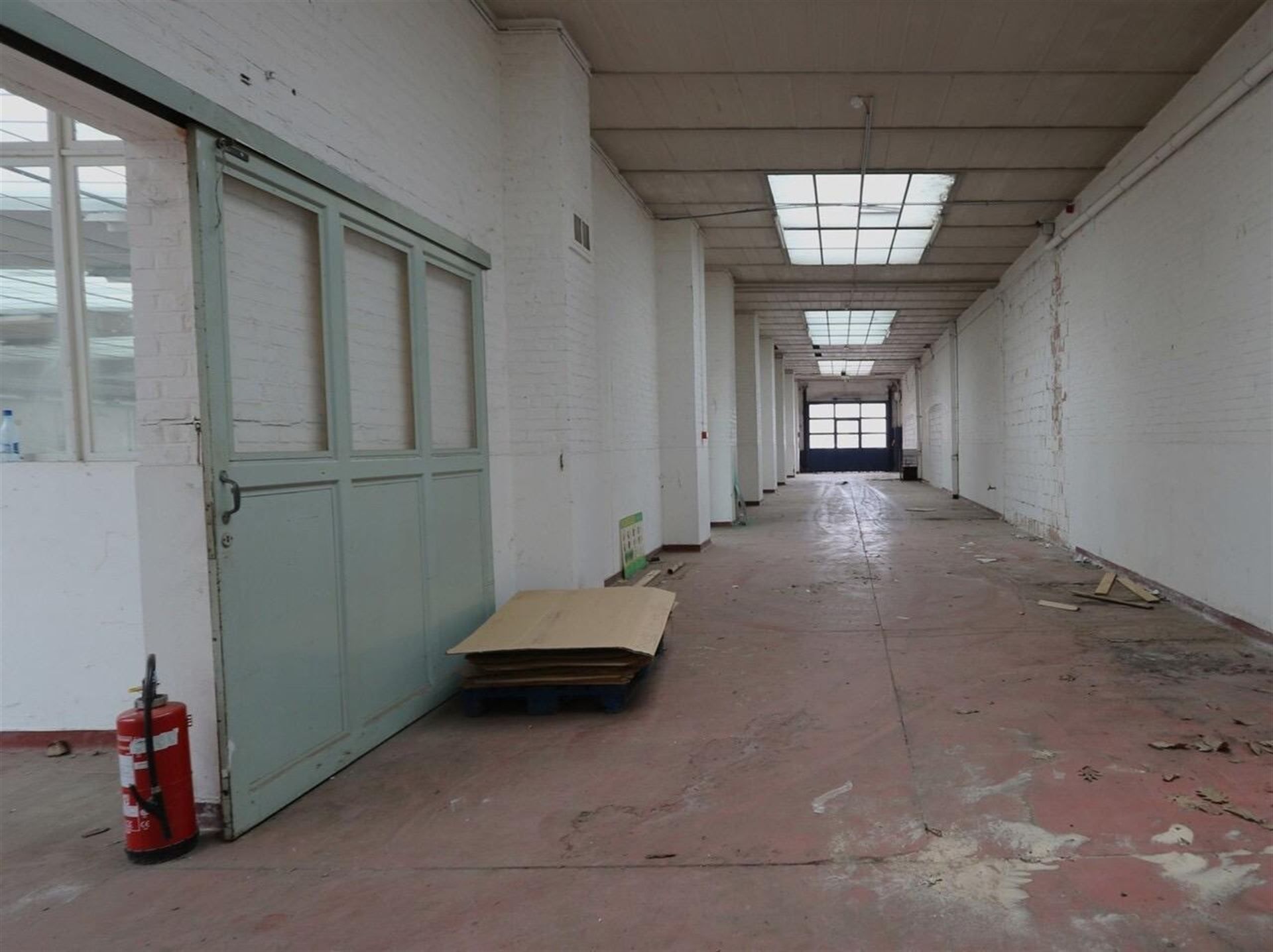 Magazijn van 2180m² ook opgesplits mogelijk foto 4